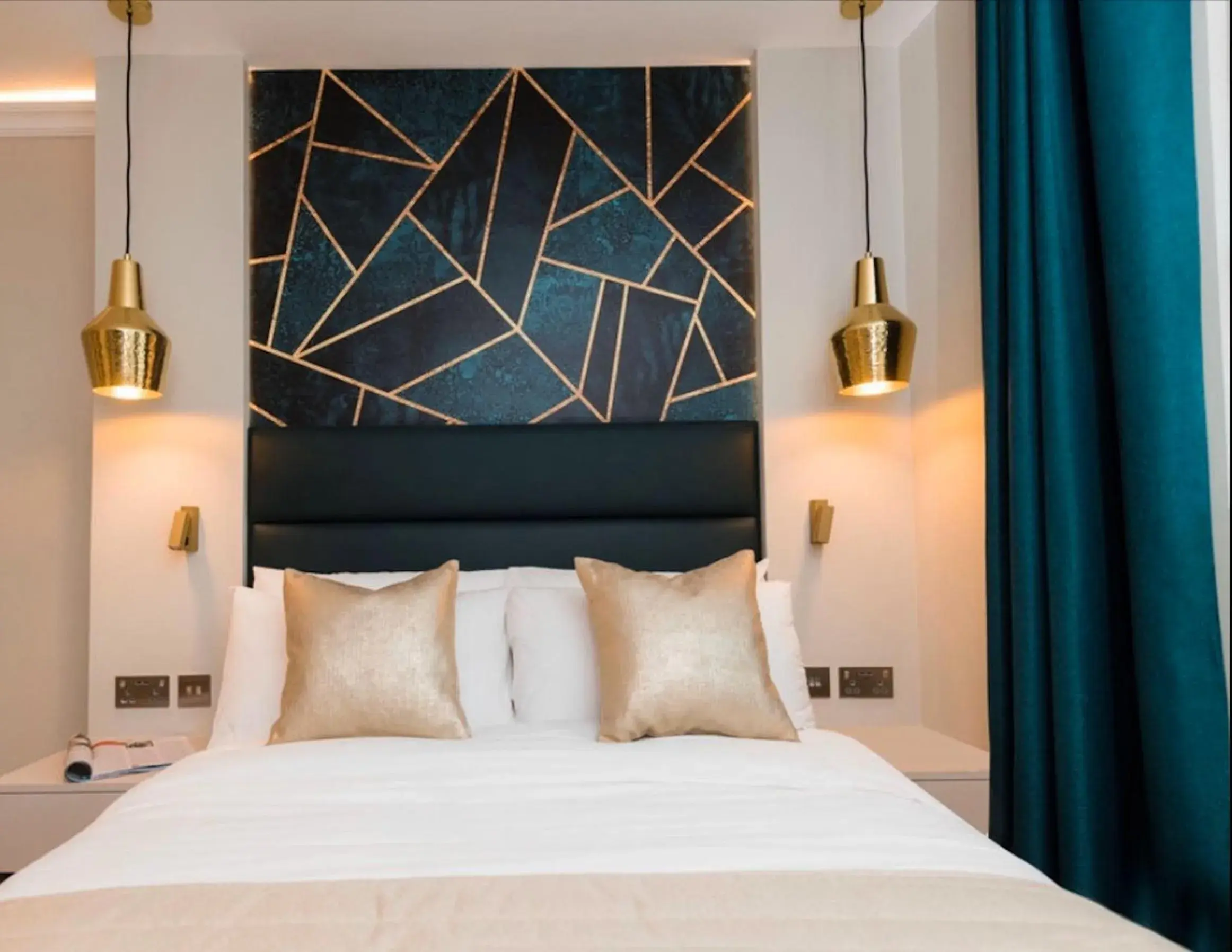 Small Double Room in NOX Belsize Park Small Double Room in NOX Belsize Park