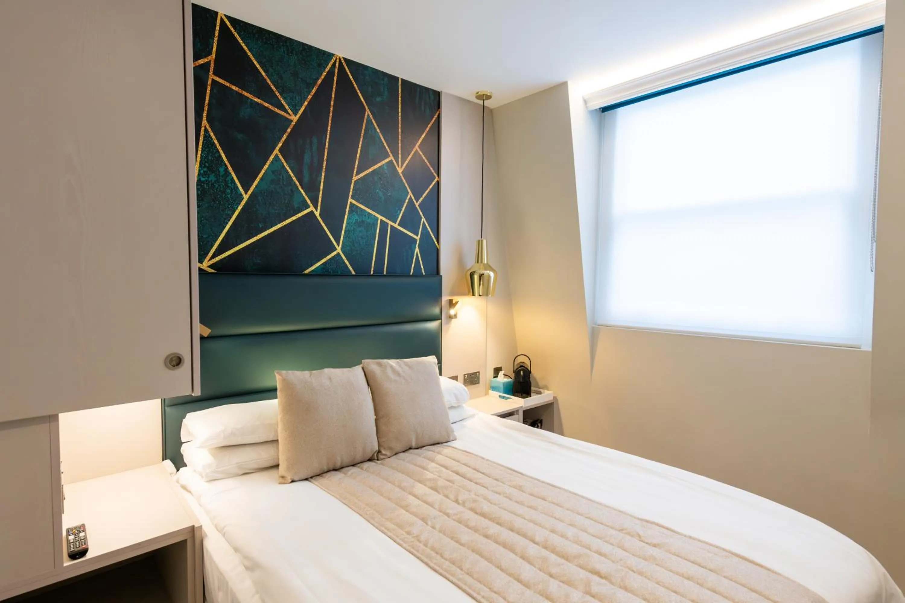 Bedroom, Bed in NOX Belsize Park