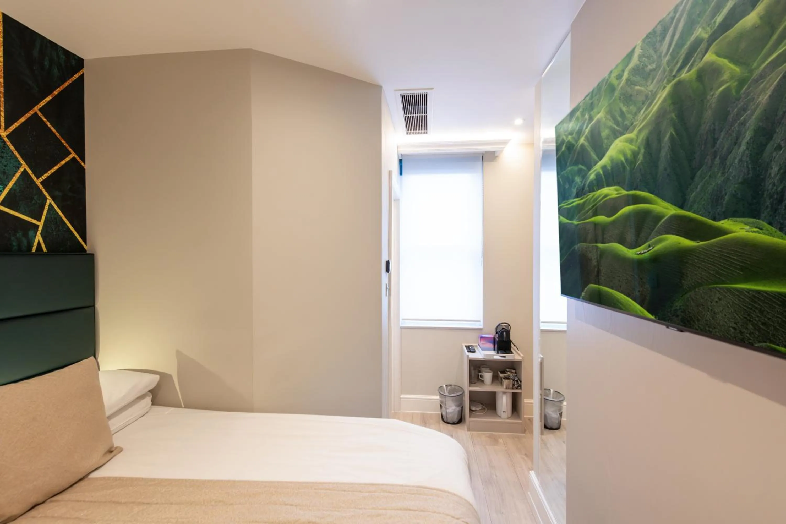 Bedroom, Bed in NOX Belsize Park