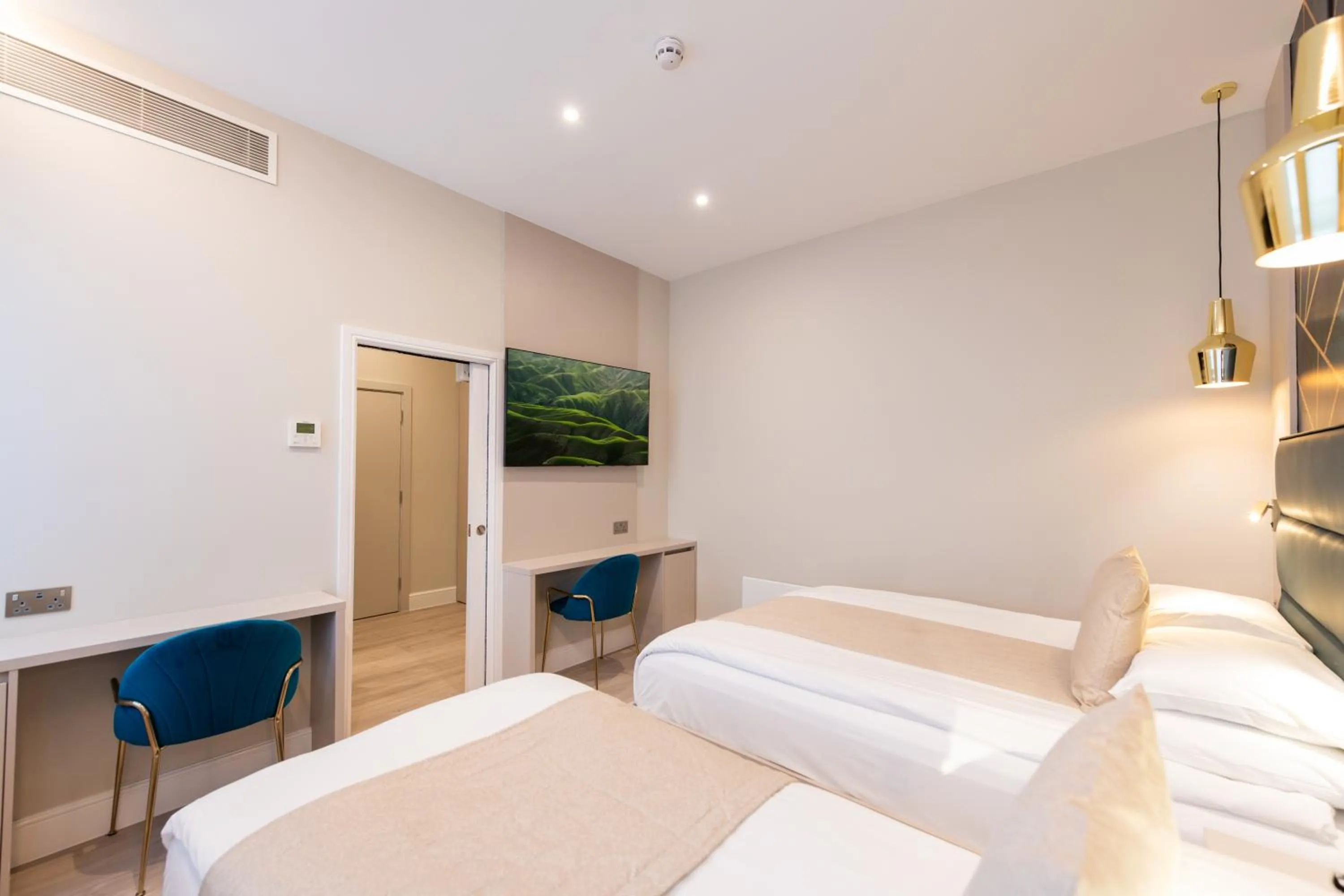 Bedroom, Bed in NOX Belsize Park