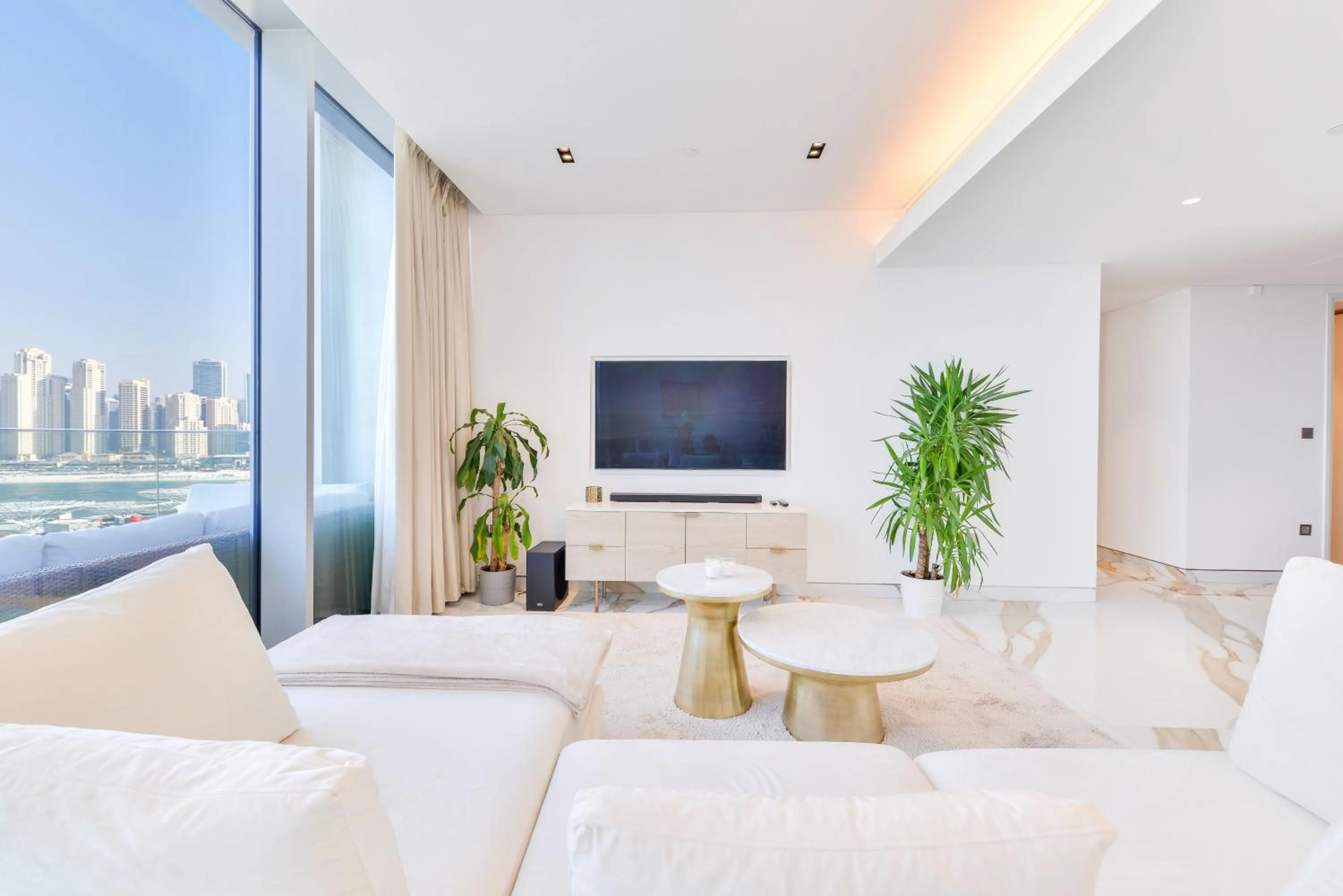 Communal lounge/ TV room, Bed in Lavish & Equipped oceanfront 2 BR facing Ain Dubai