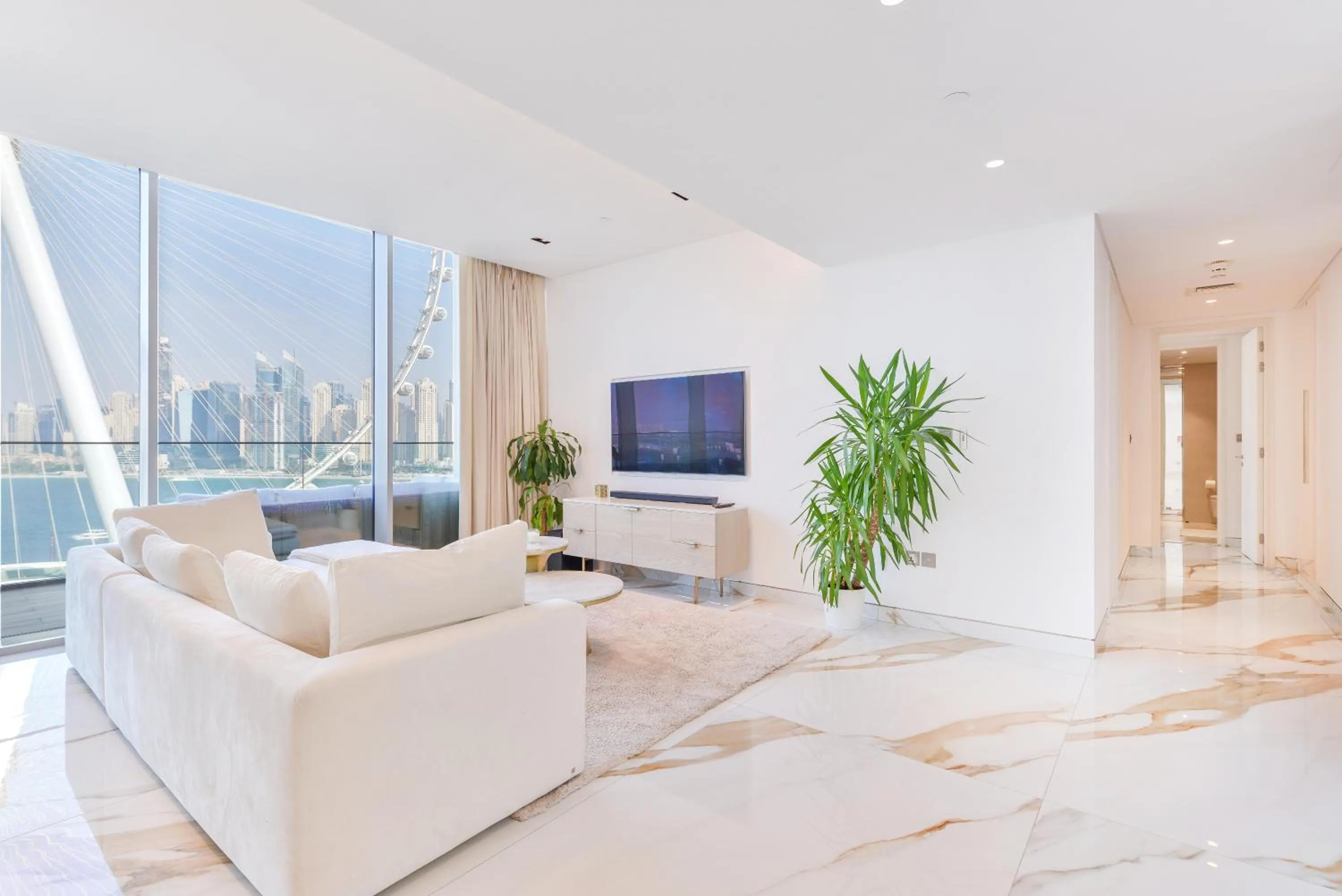 Communal lounge/ TV room in Lavish & Equipped oceanfront 2 BR facing Ain Dubai