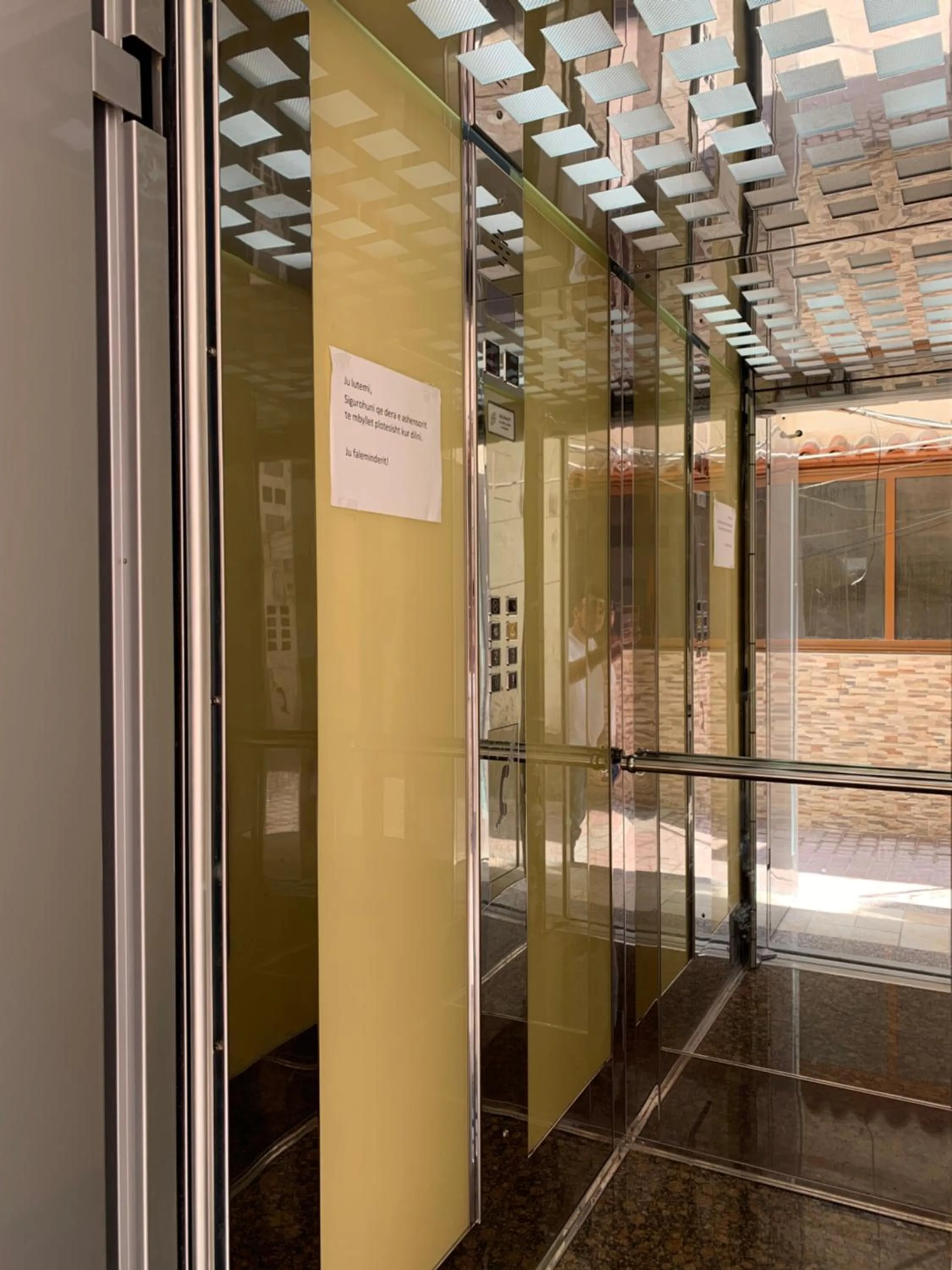 Facade/entrance in Himara 28 Hotel