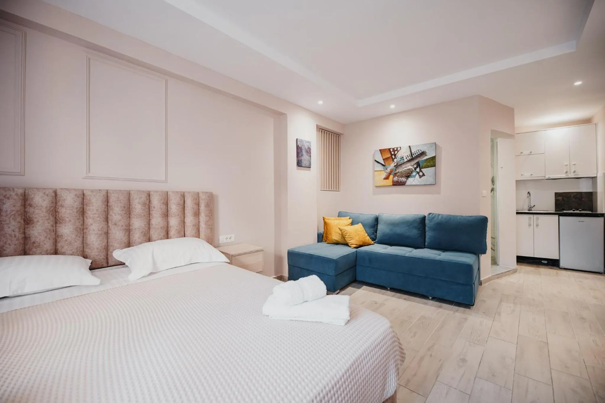 Bed in Himara 28 Hotel