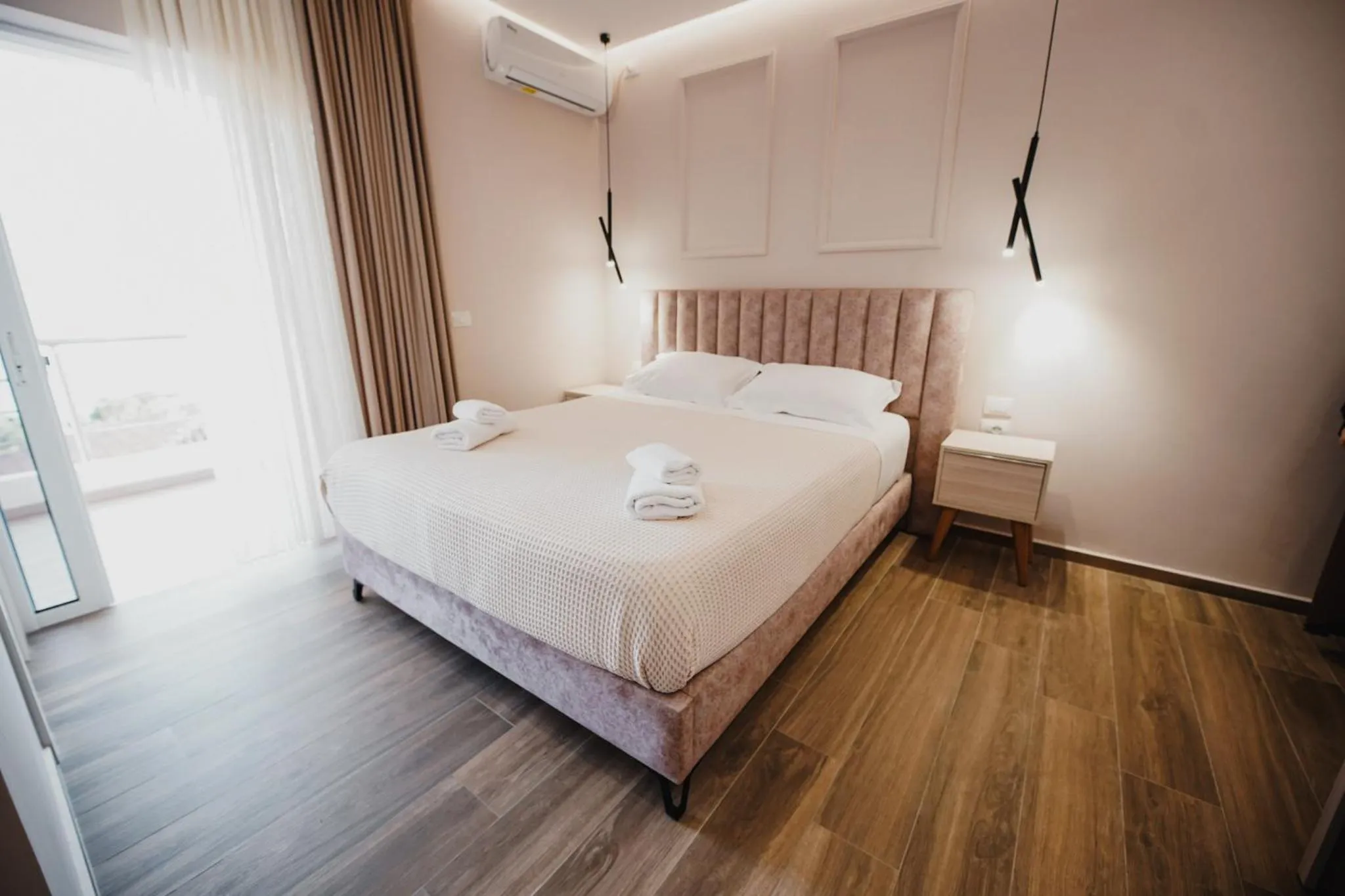 Bed in Himara 28 Hotel