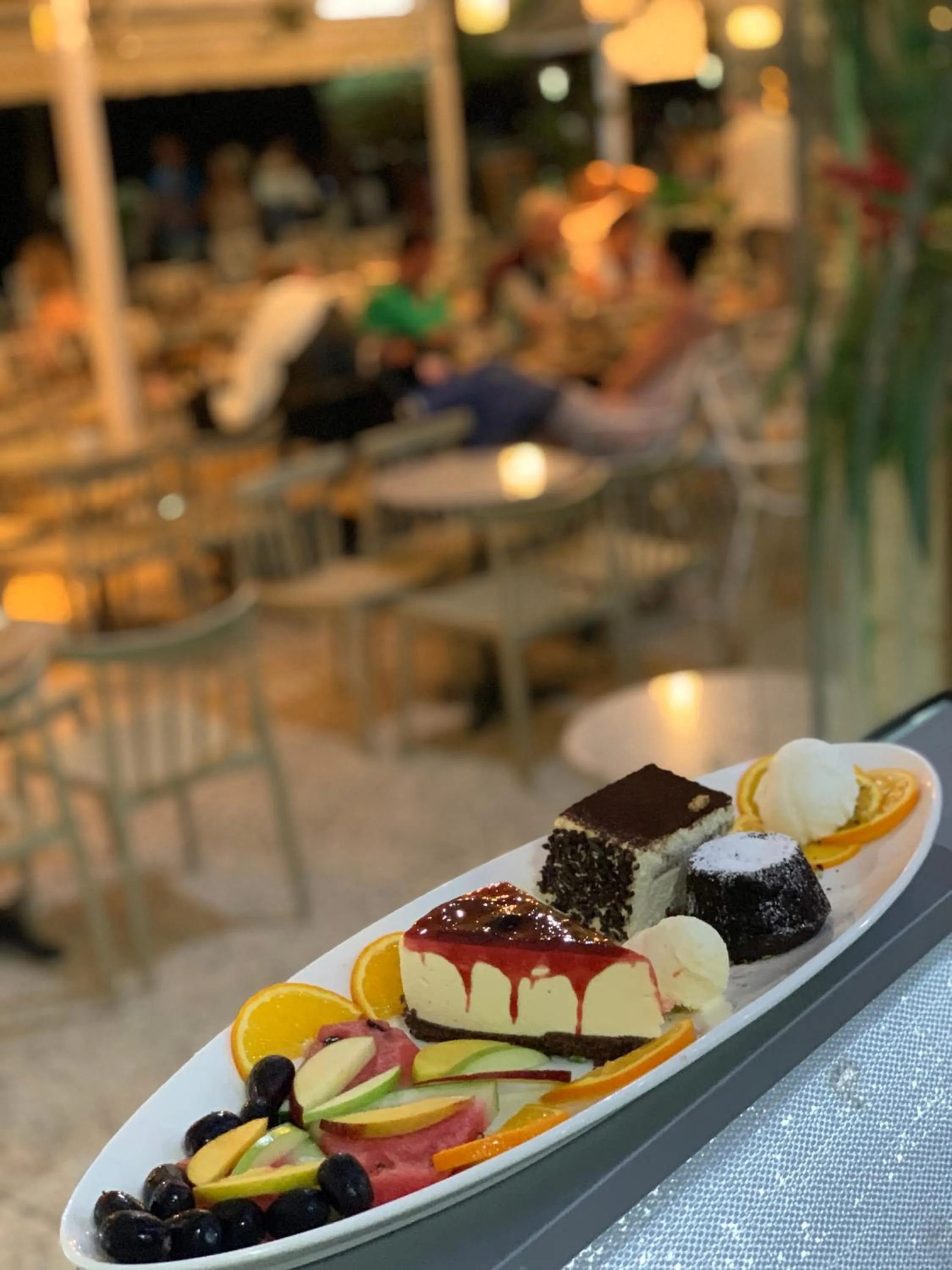 Restaurant/places to eat in Himara 28 Hotel