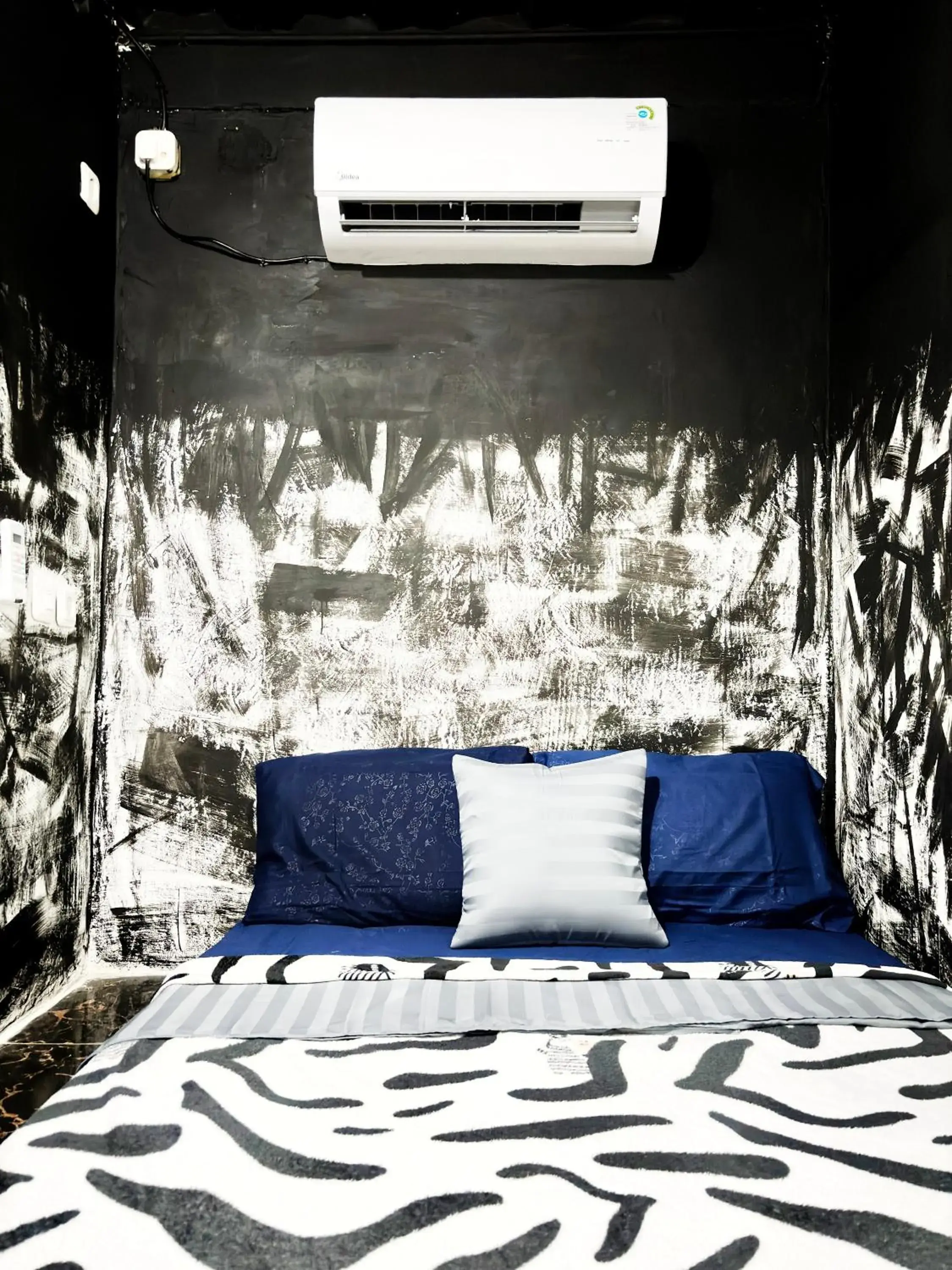 Economy Double or Twin Room in Kost Harian Semarang Murah Economy Double or Twin Room in Kost Harian Semarang Murah