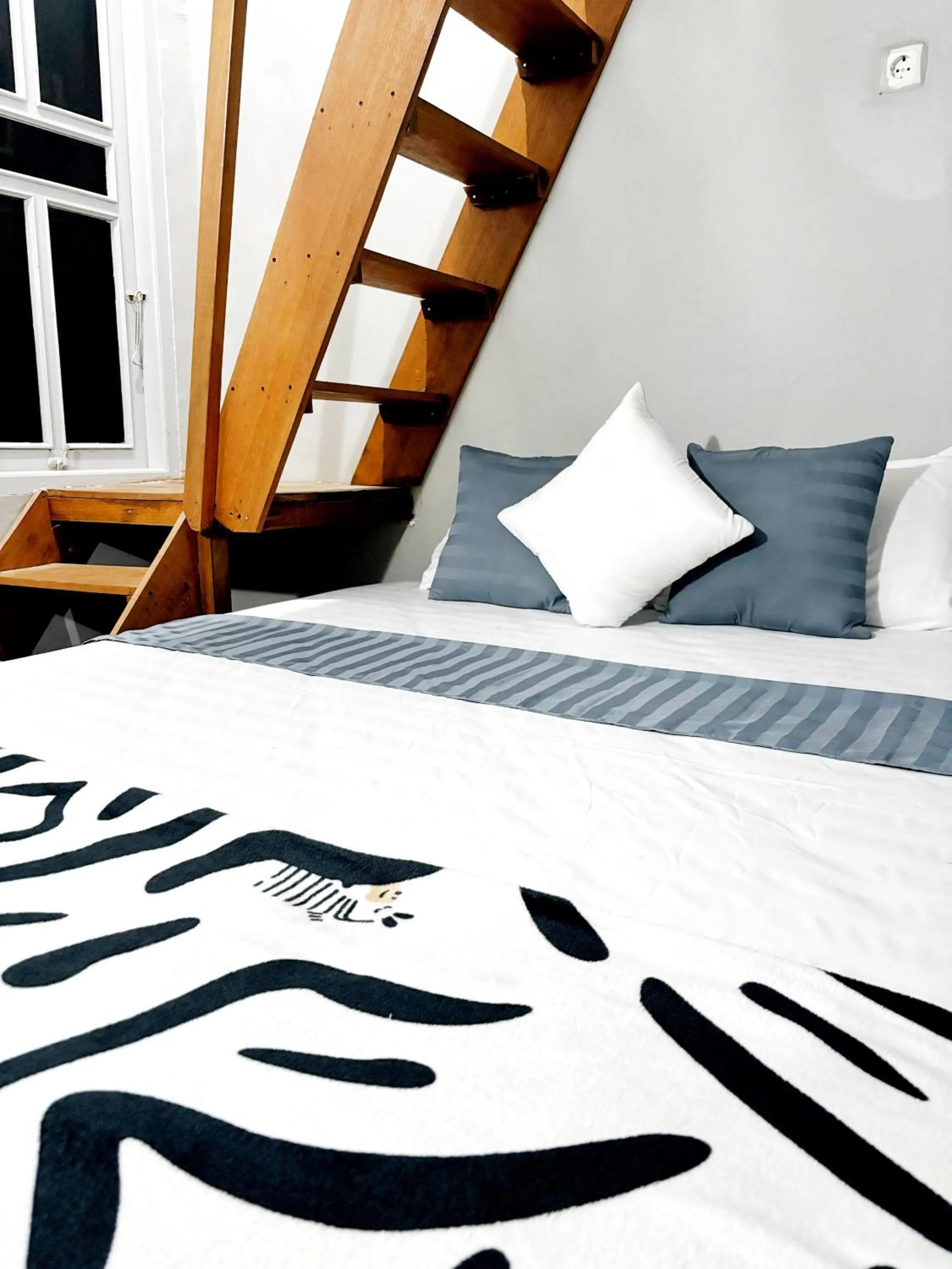 Bed in Kost Harian Semarang Murah