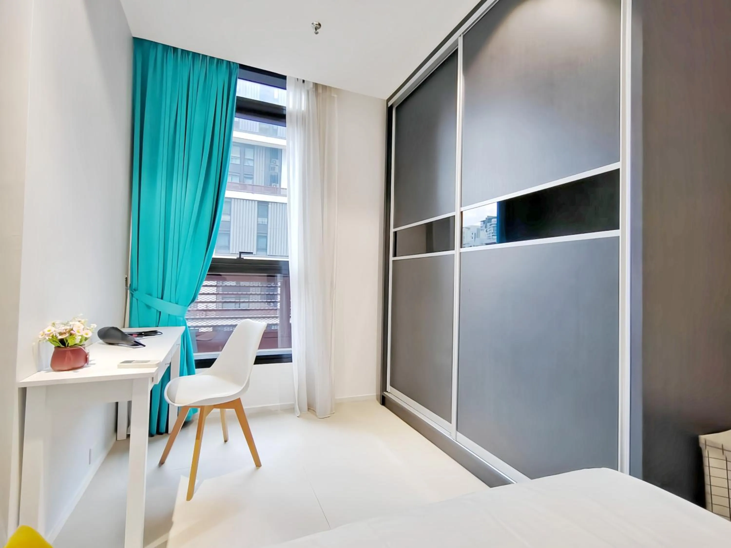 hair dresser, Bed in Arcoris Mont Kiara