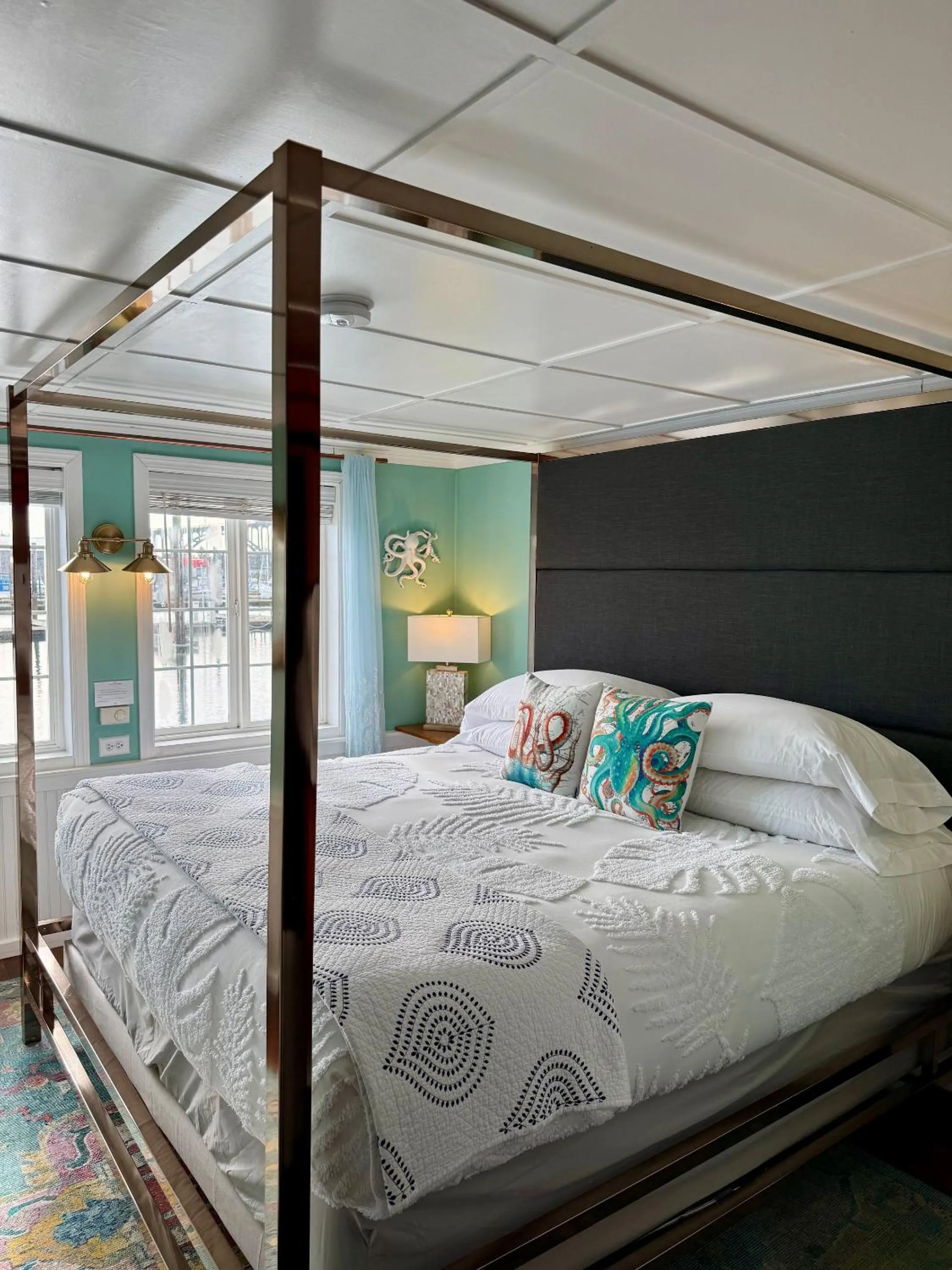 Bed in The Newport Belle