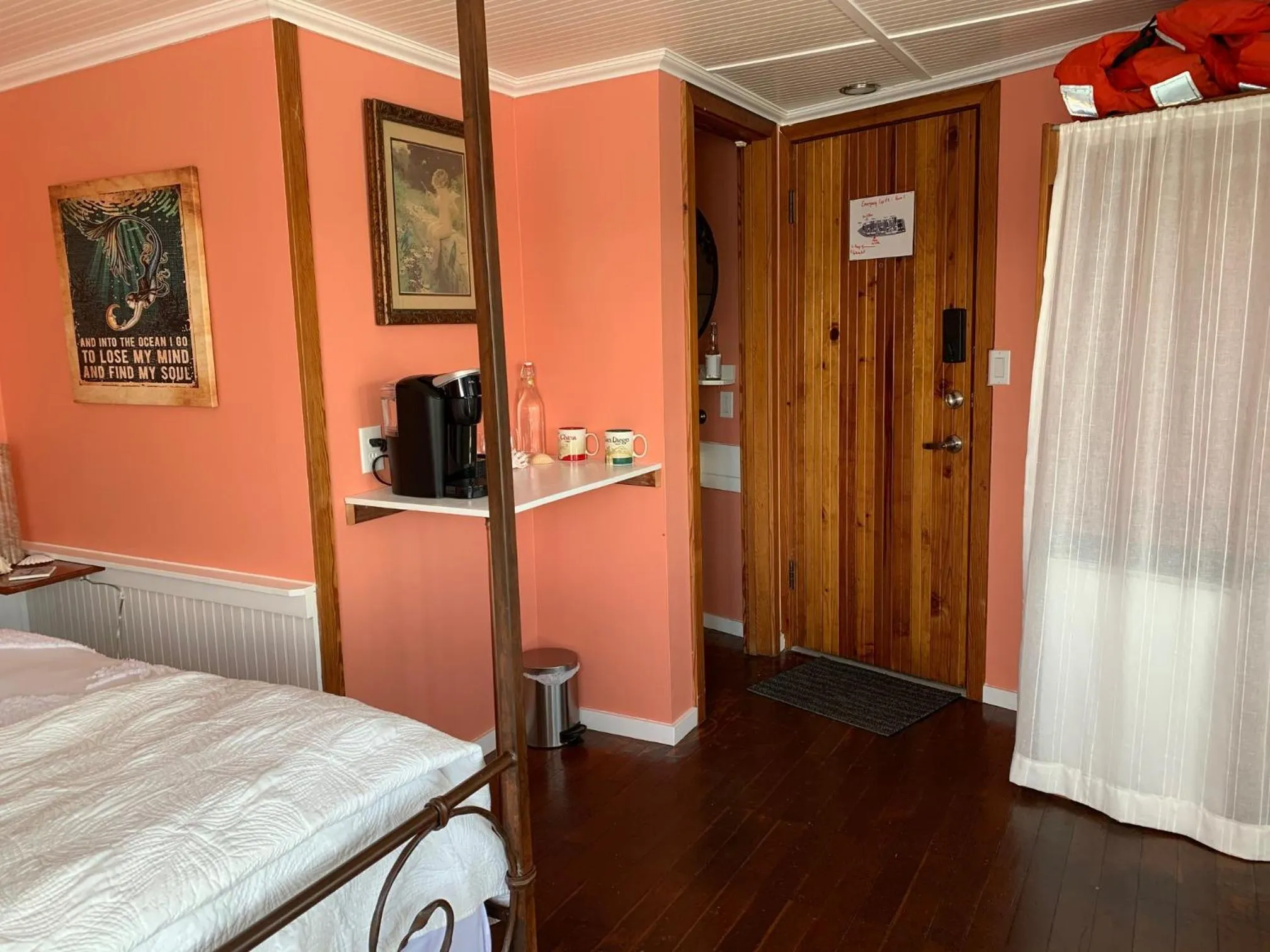 Bed in The Newport Belle