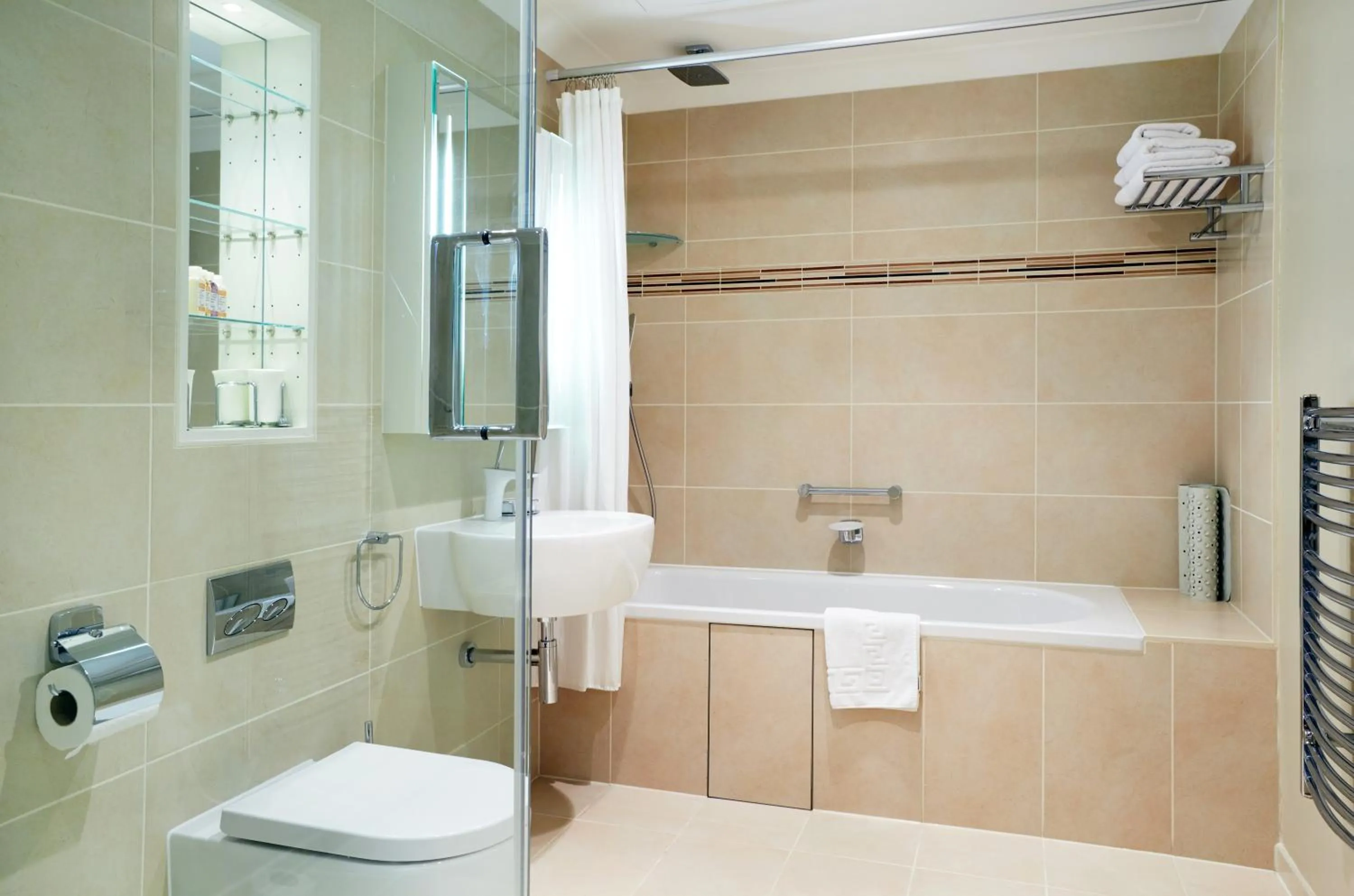 Shower in Cheval Calico House