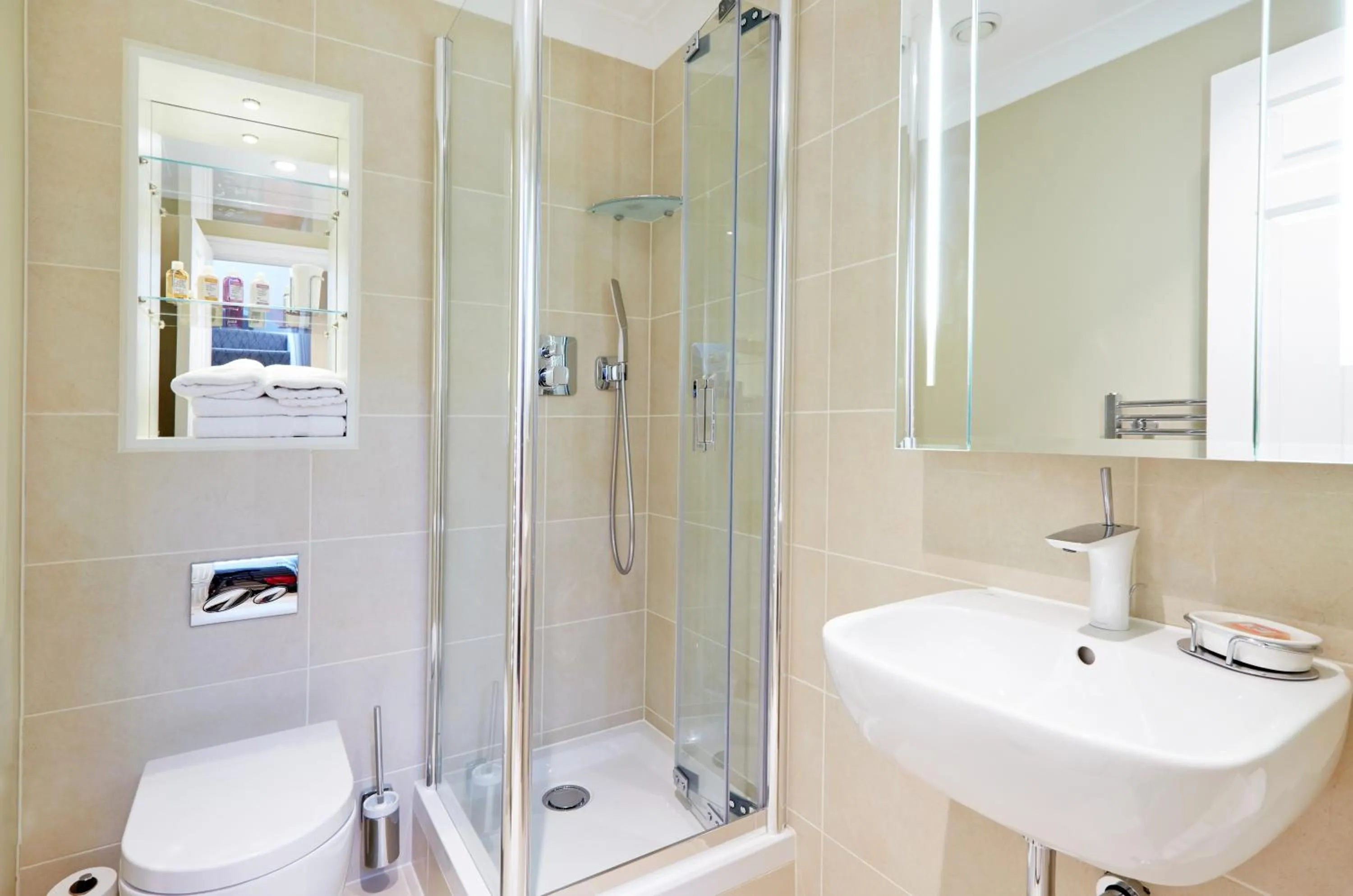 Shower in Cheval Calico House