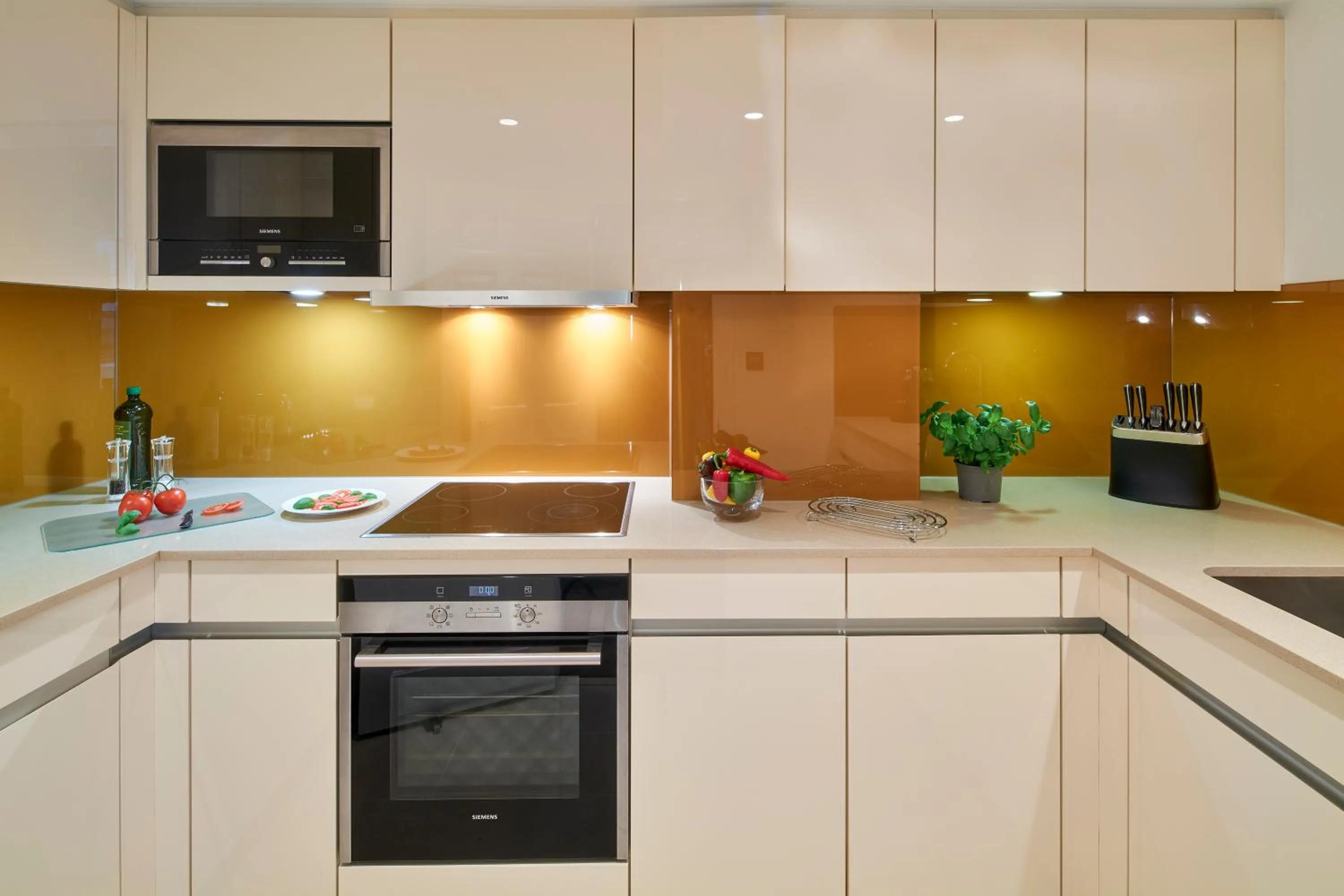 Kitchen or kitchenette in Cheval Calico House