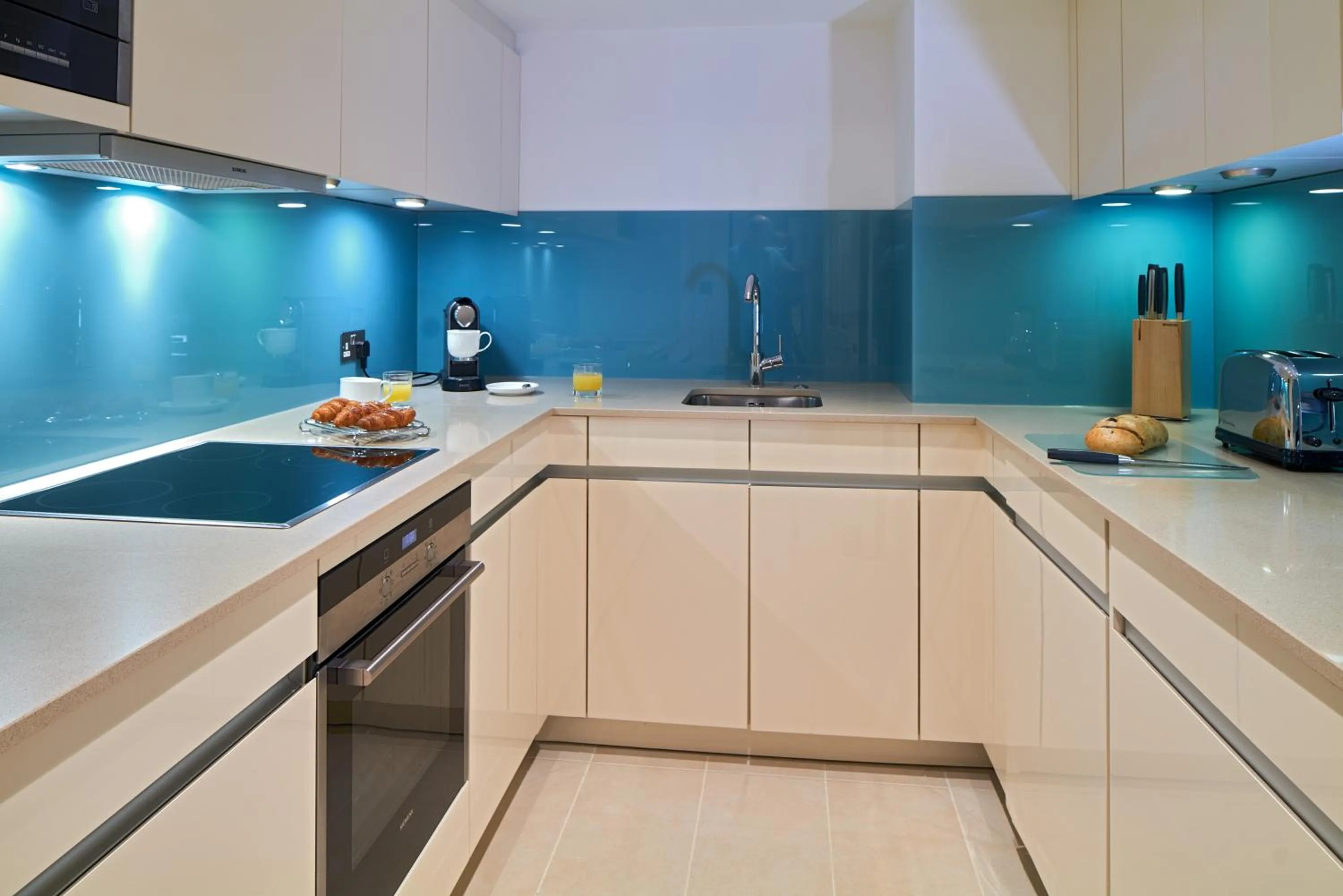 Kitchen or kitchenette in Cheval Calico House