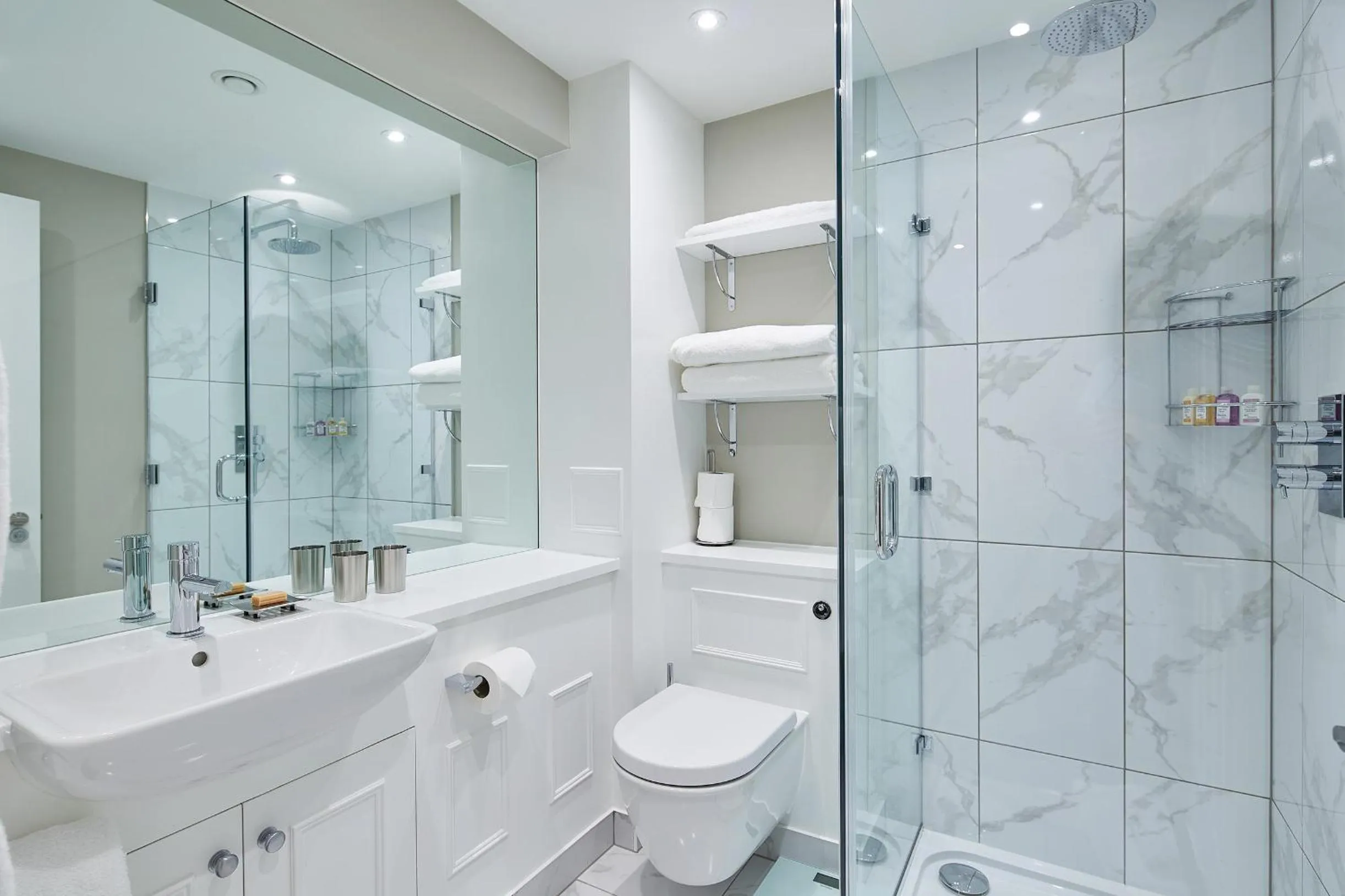 Shower in Cheval Calico House