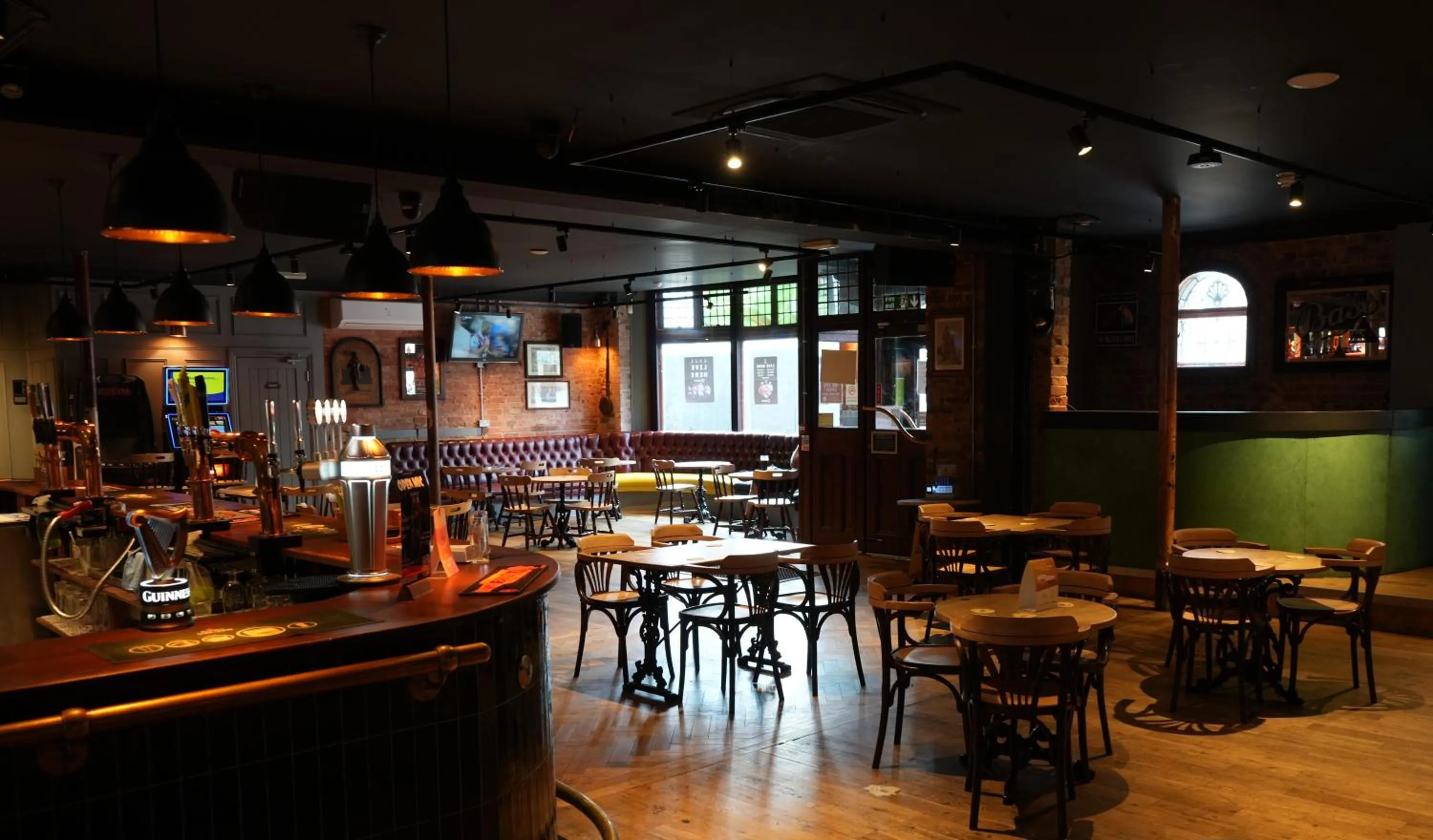 Restaurant/places to eat in Fountain Hotel