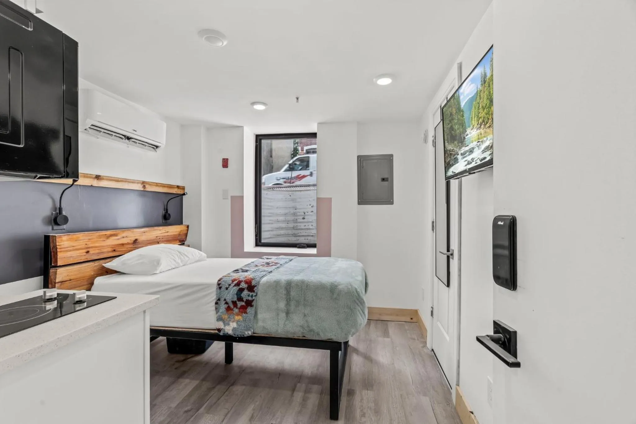 Photo of the whole room in Goodseed Suites Philadephia Center