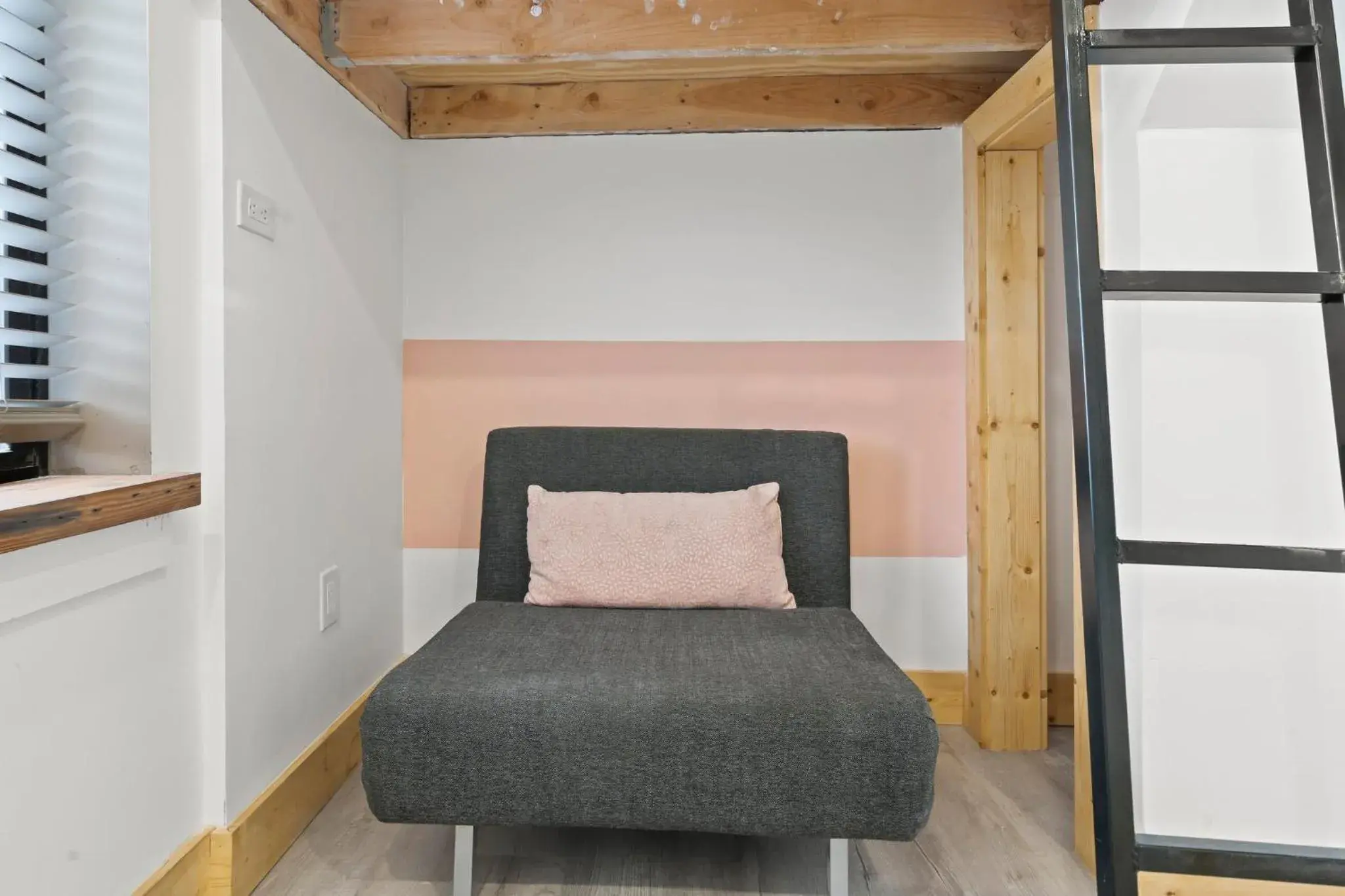 Studio with Sofa Bed - single occupancy in Goodseed Suites Philadephia Center Studio with Sofa Bed - single occupancy in Goodseed Suites Philadephia Center