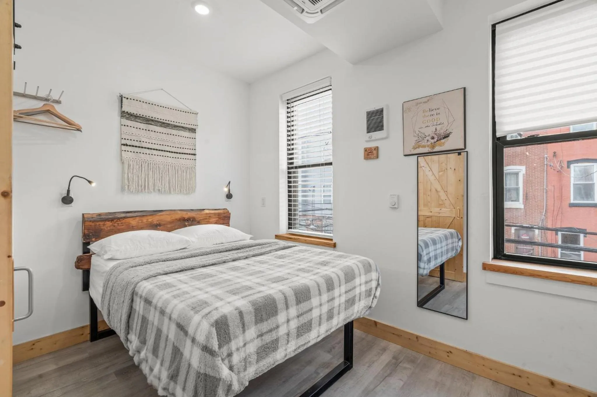 Bed in Goodseed Suites Philadephia Center