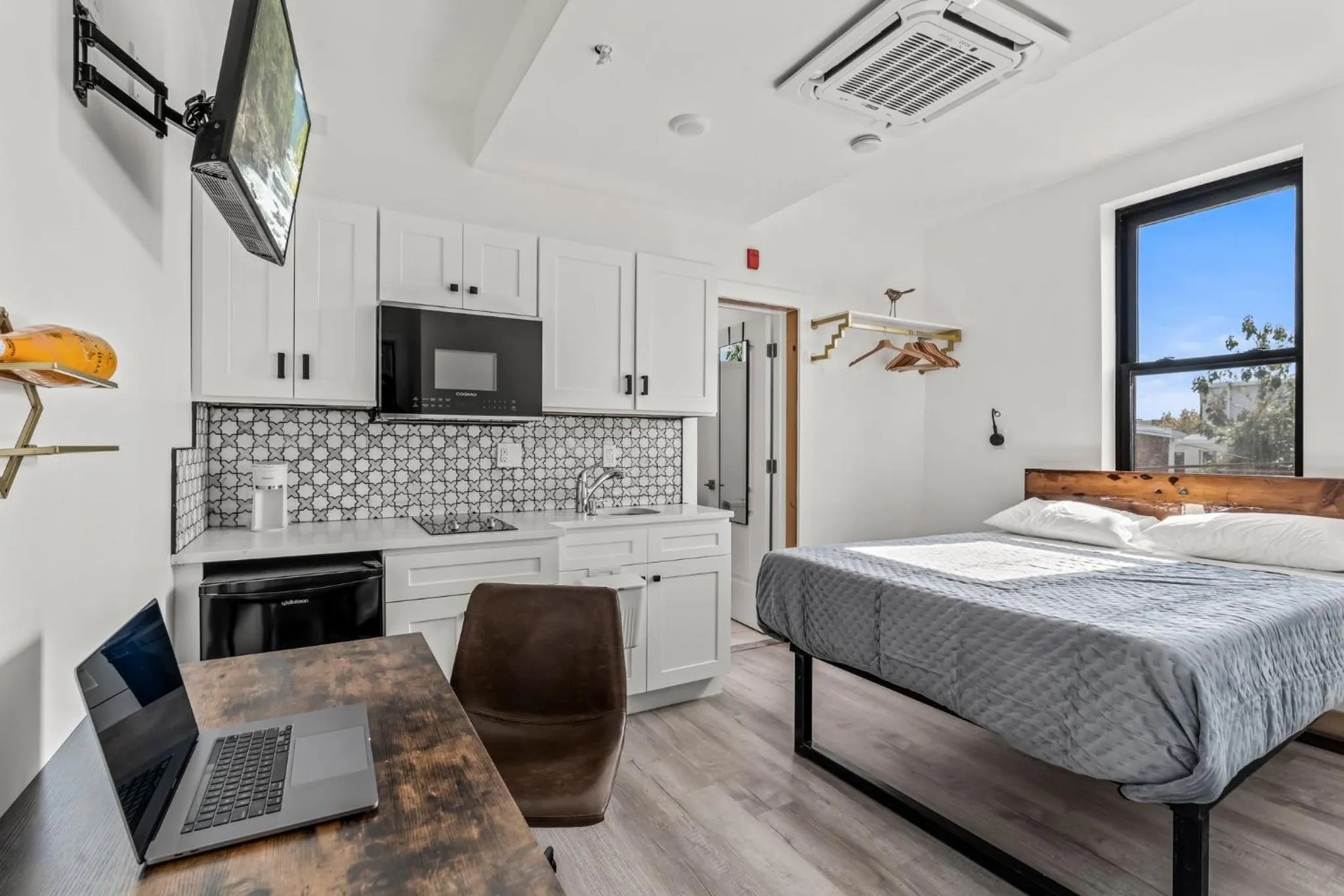 Photo of the whole room in Goodseed Suites Philadephia Center