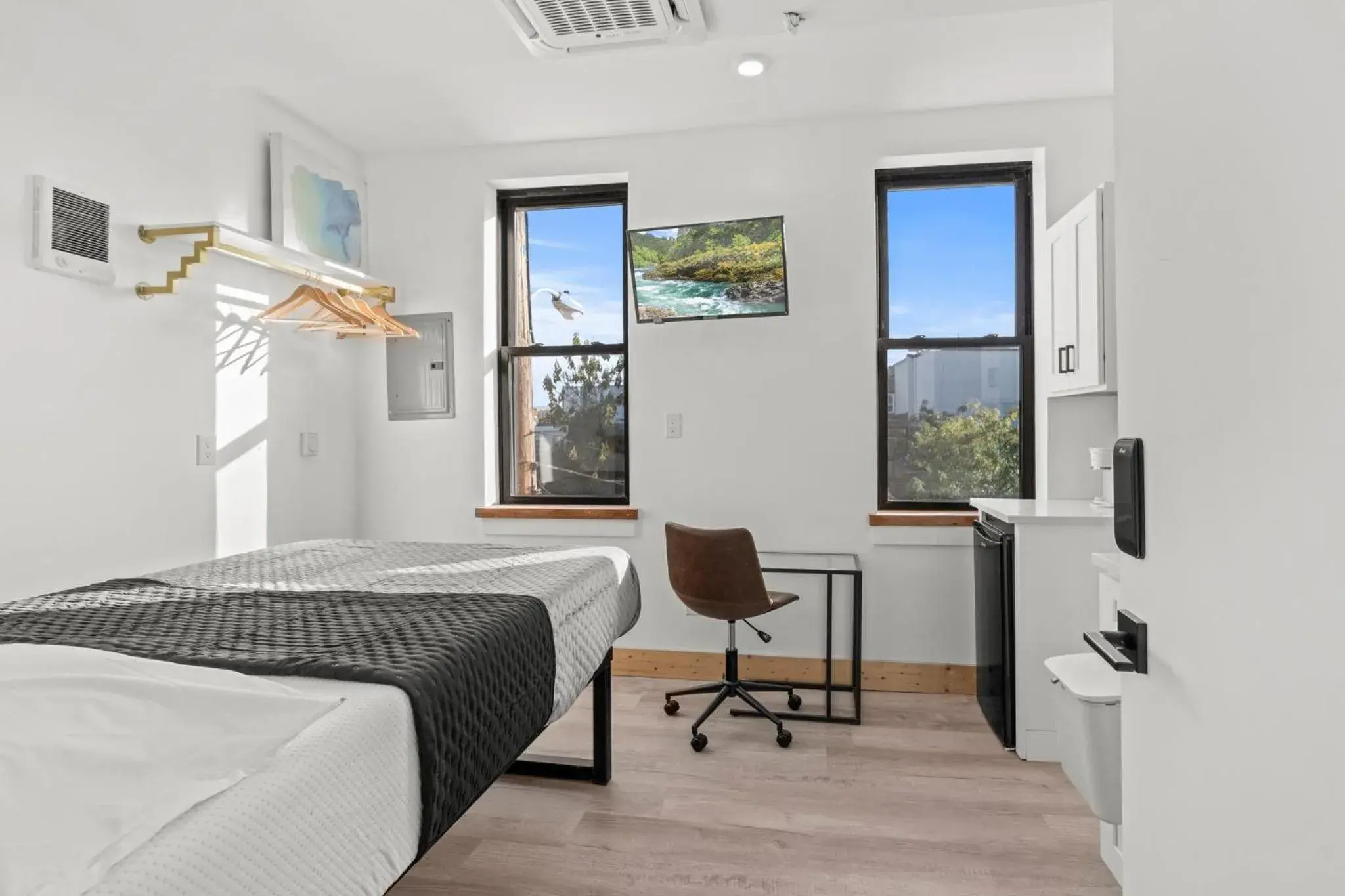 Photo of the whole room in Goodseed Suites Philadephia Center Photo of the whole room in Goodseed Suites Philadephia Center