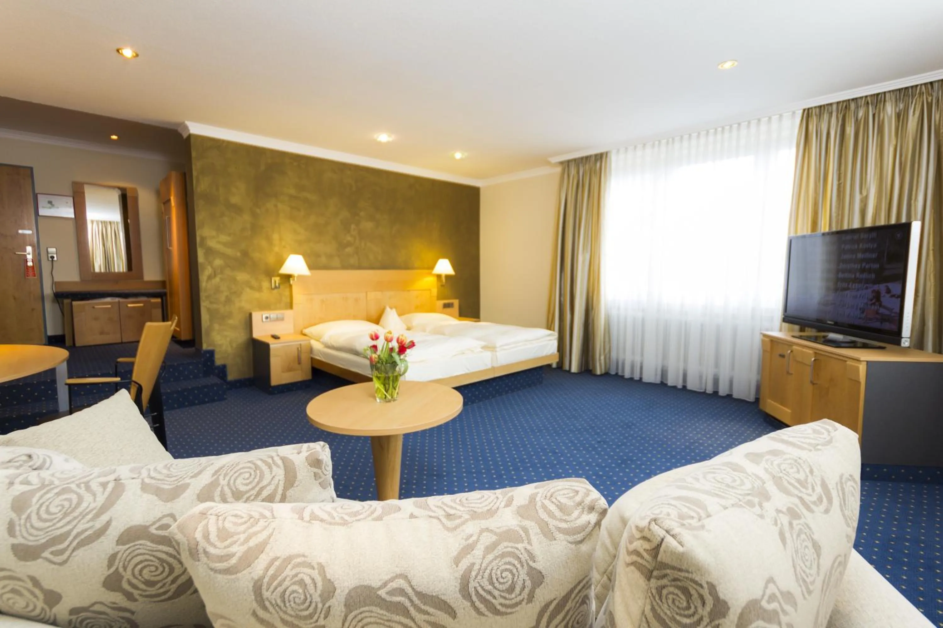 TV and multimedia, Bed in Rebgarten Hotel Adler