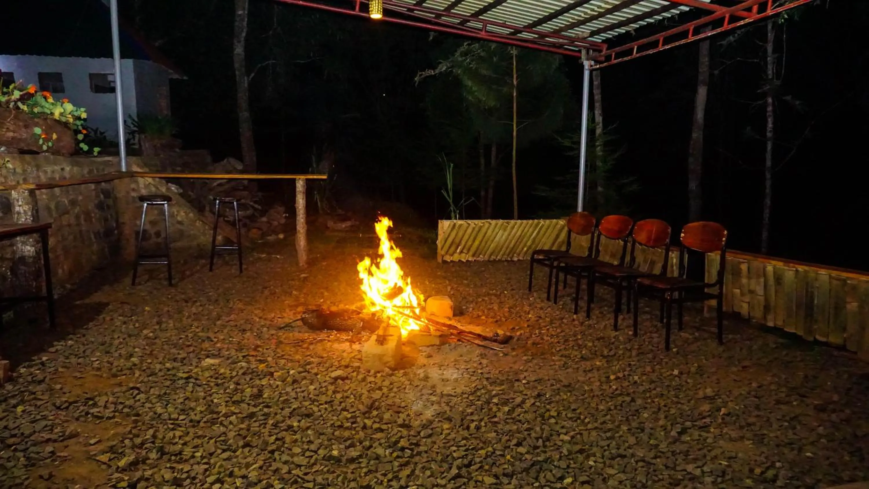 Restaurant/places to eat in LUSHOTO EXECUTIVE LODGE