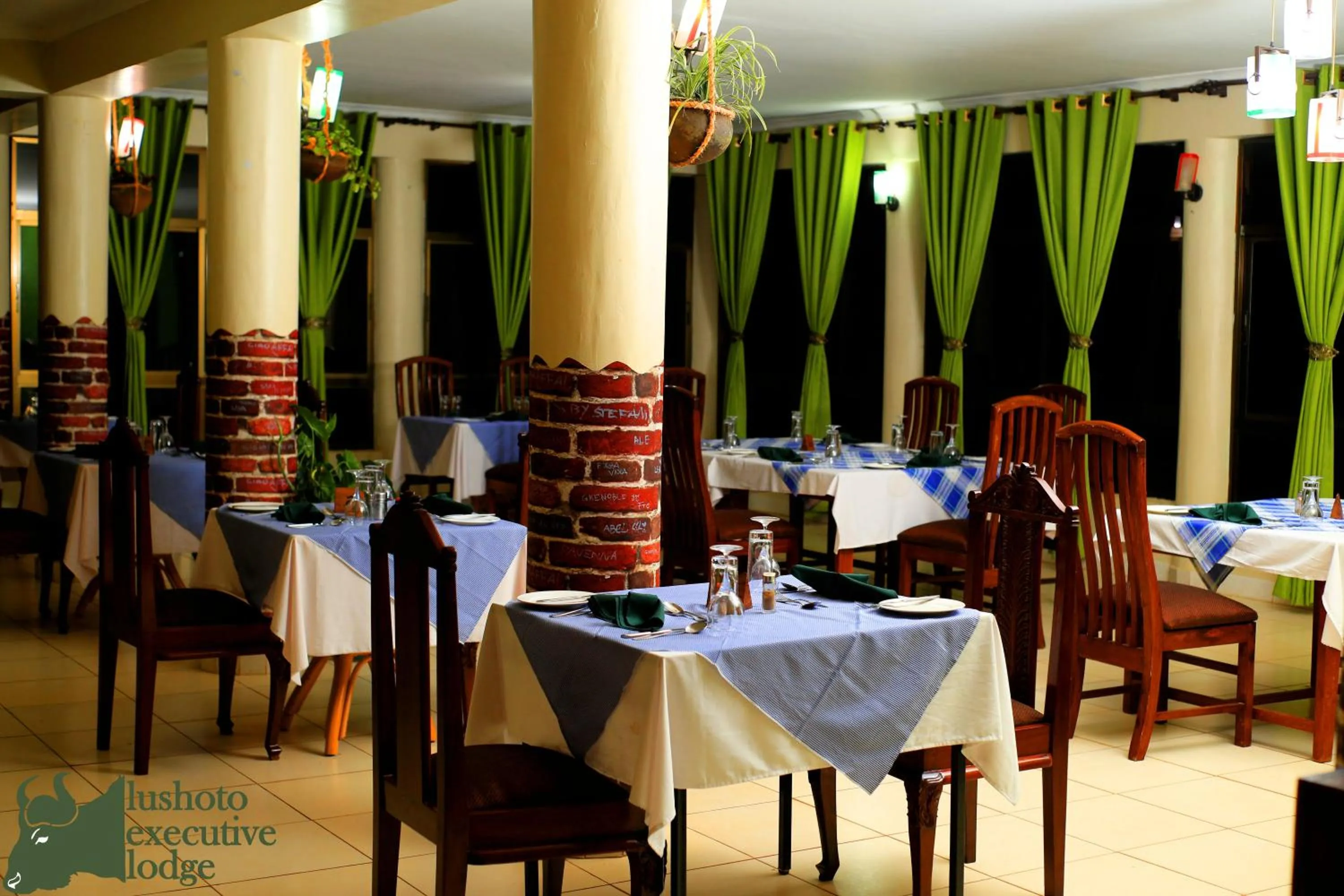 Restaurant/places to eat in LUSHOTO EXECUTIVE LODGE