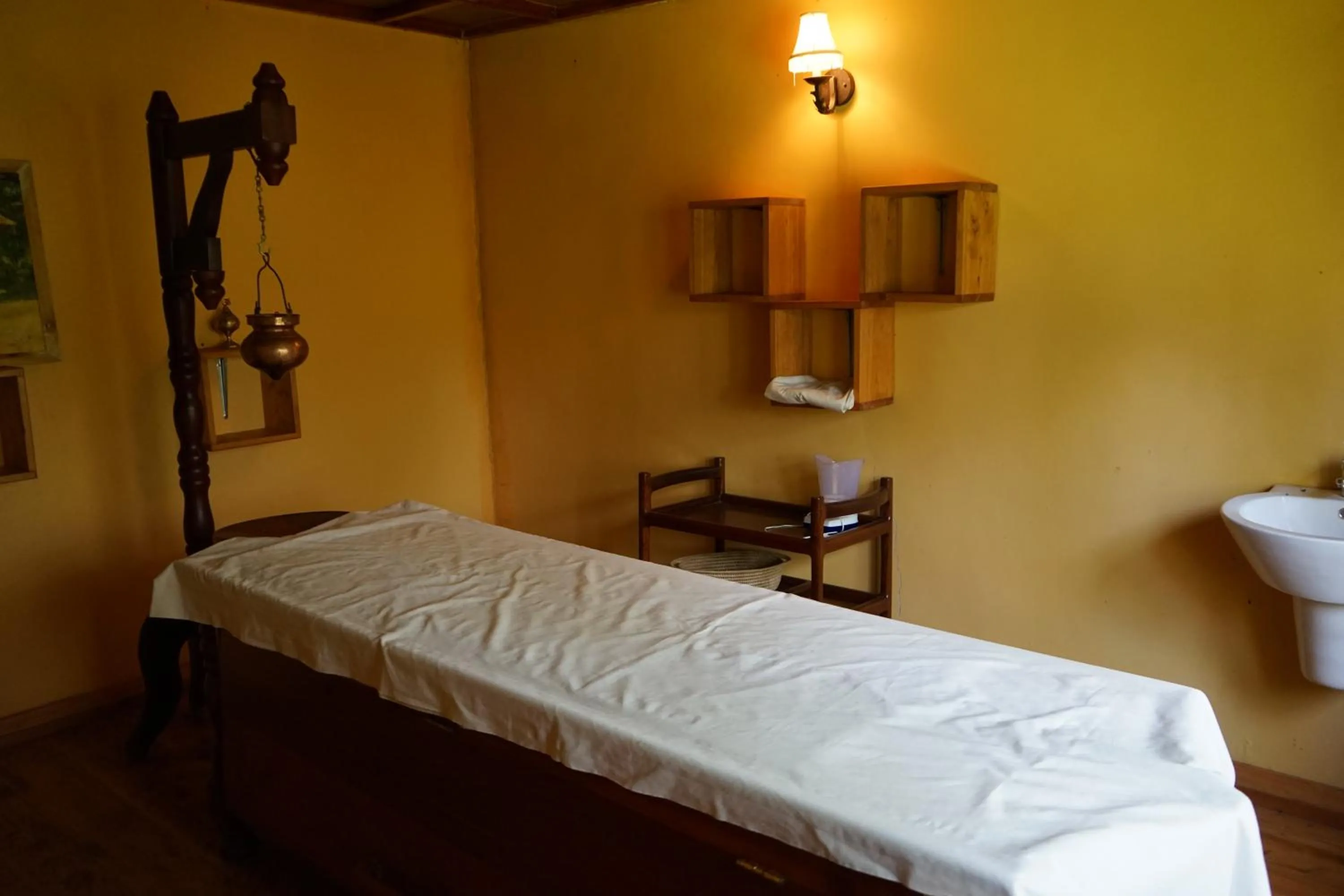 Massage, Bed in LUSHOTO EXECUTIVE LODGE