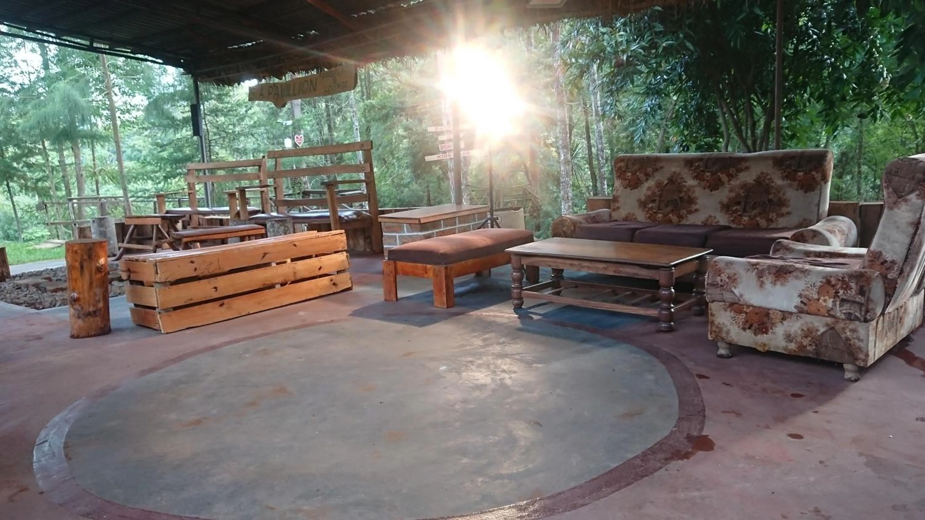 Restaurant/places to eat in LUSHOTO EXECUTIVE LODGE