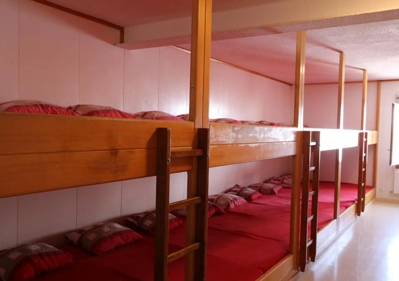 bunk bed, Bed in Maison de Montagne de Bretaye accès par le train arrêt Bouquetin
