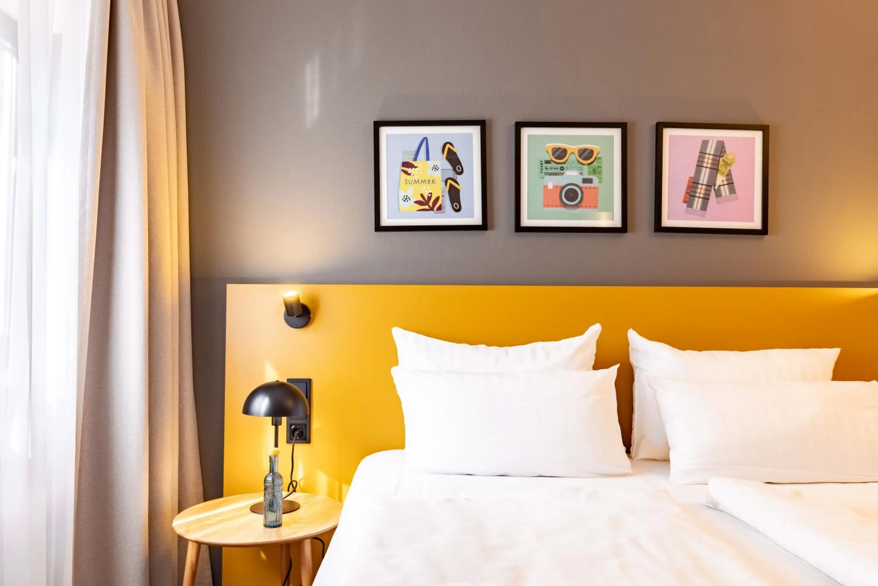 Photo of the whole room, Bed in Garner Hotel Cologne East by IHG