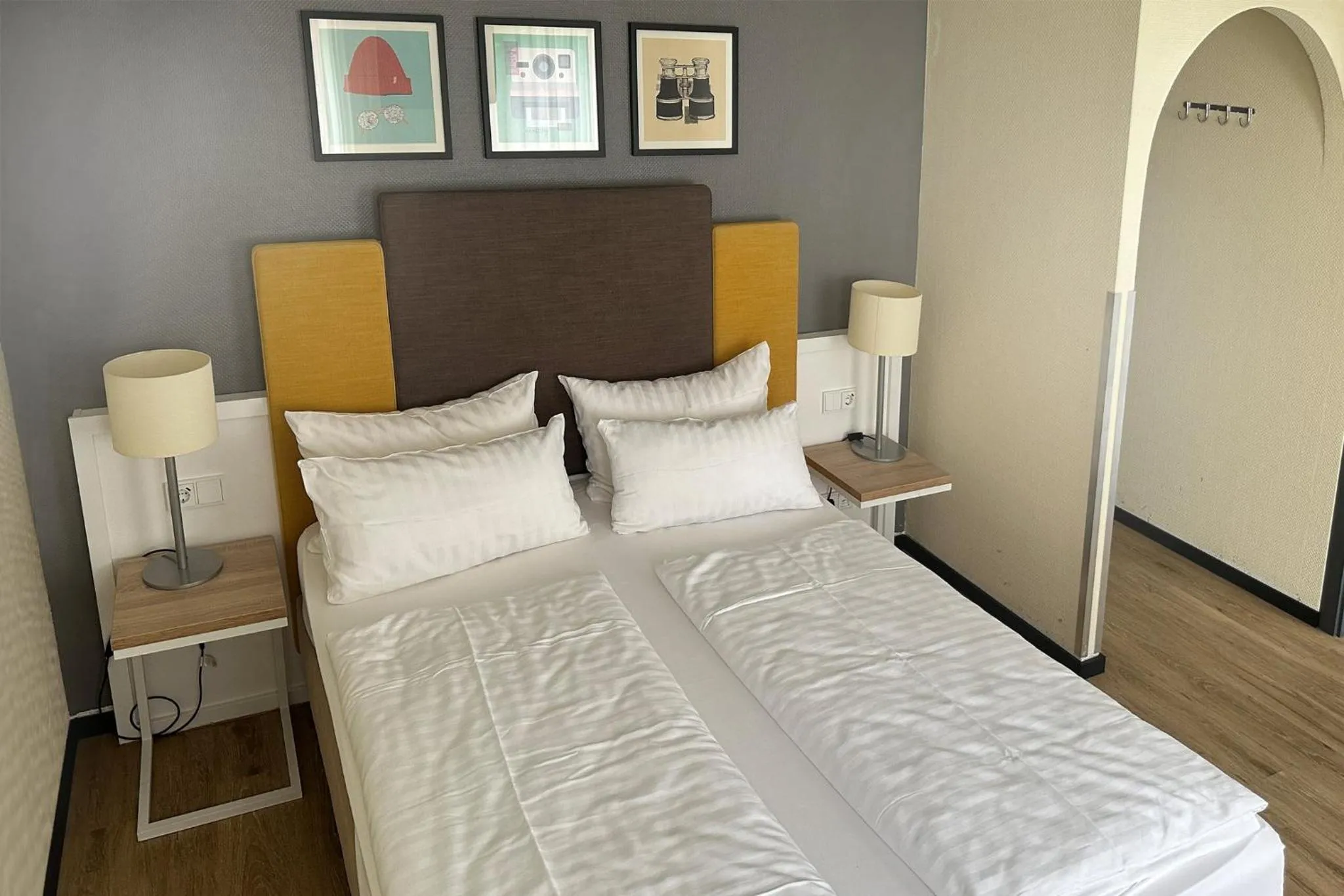 Photo of the whole room, Bed in Garner Hotel Cologne East by IHG