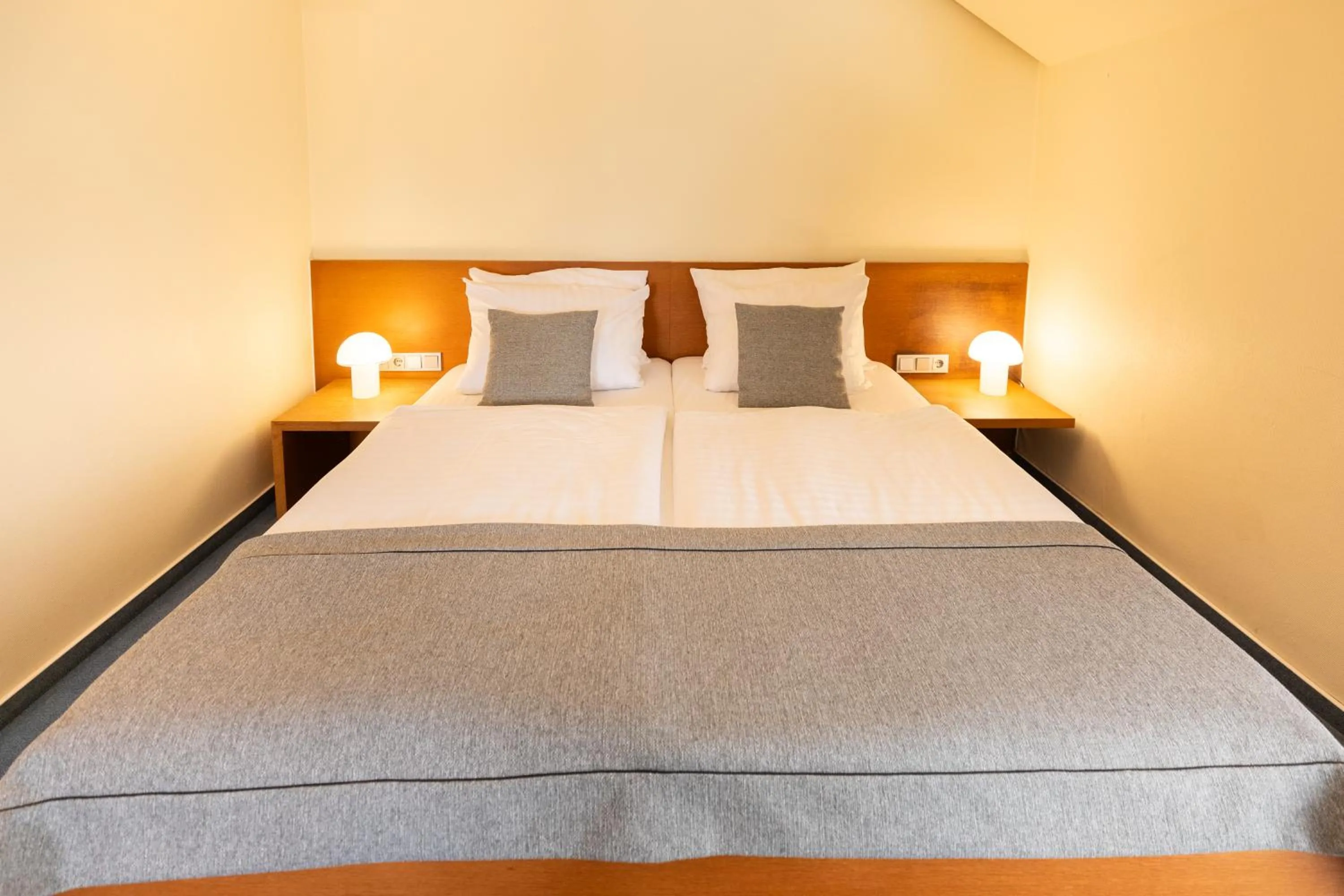 Bed in Select Hotel Silence Garden Köln