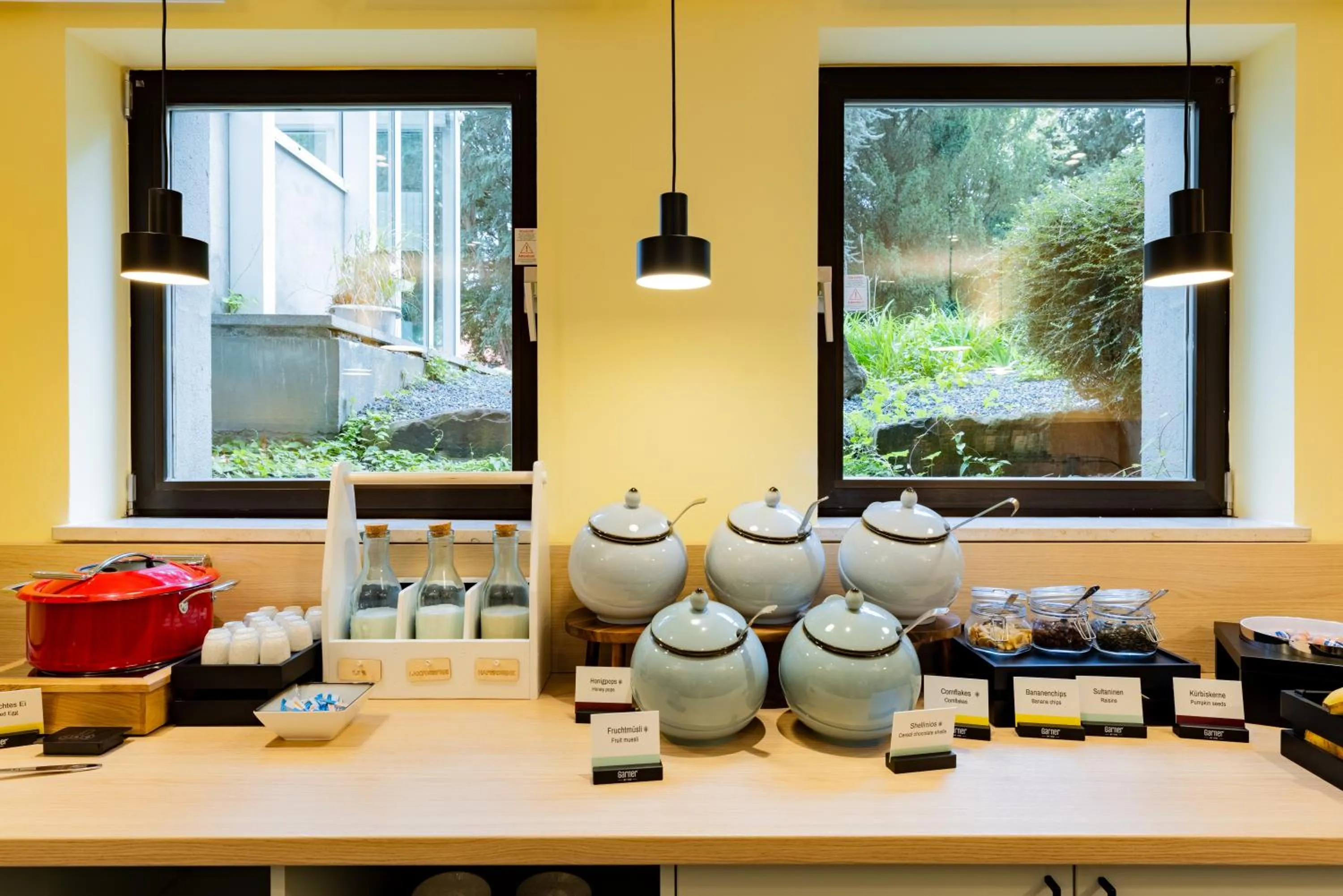 Restaurant/places to eat in Garner Hotel Cologne East by IHG