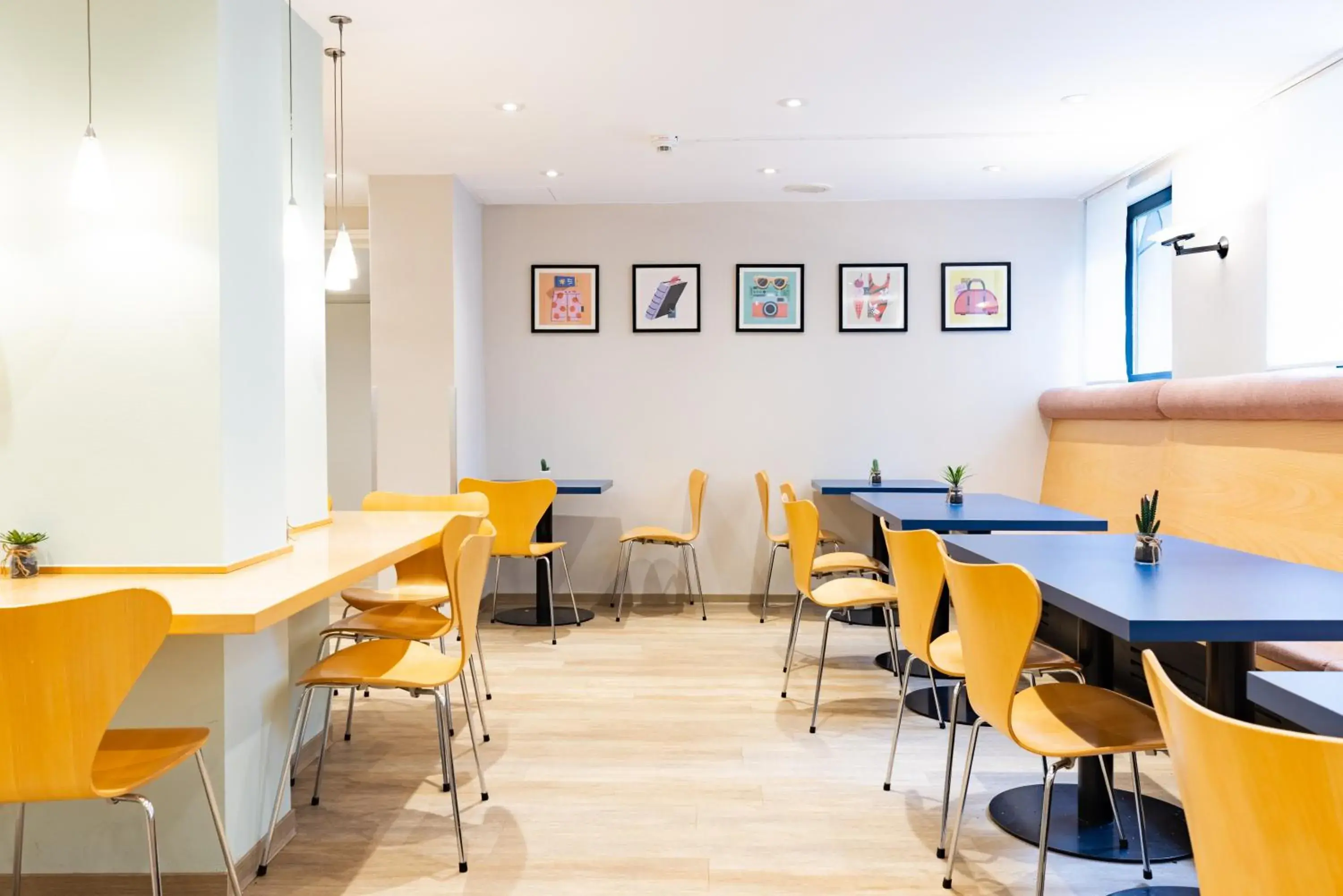 Restaurant/places to eat in Garner Hotel Cologne East by IHG Restaurant/places to eat in Garner Hotel Cologne East by IHG