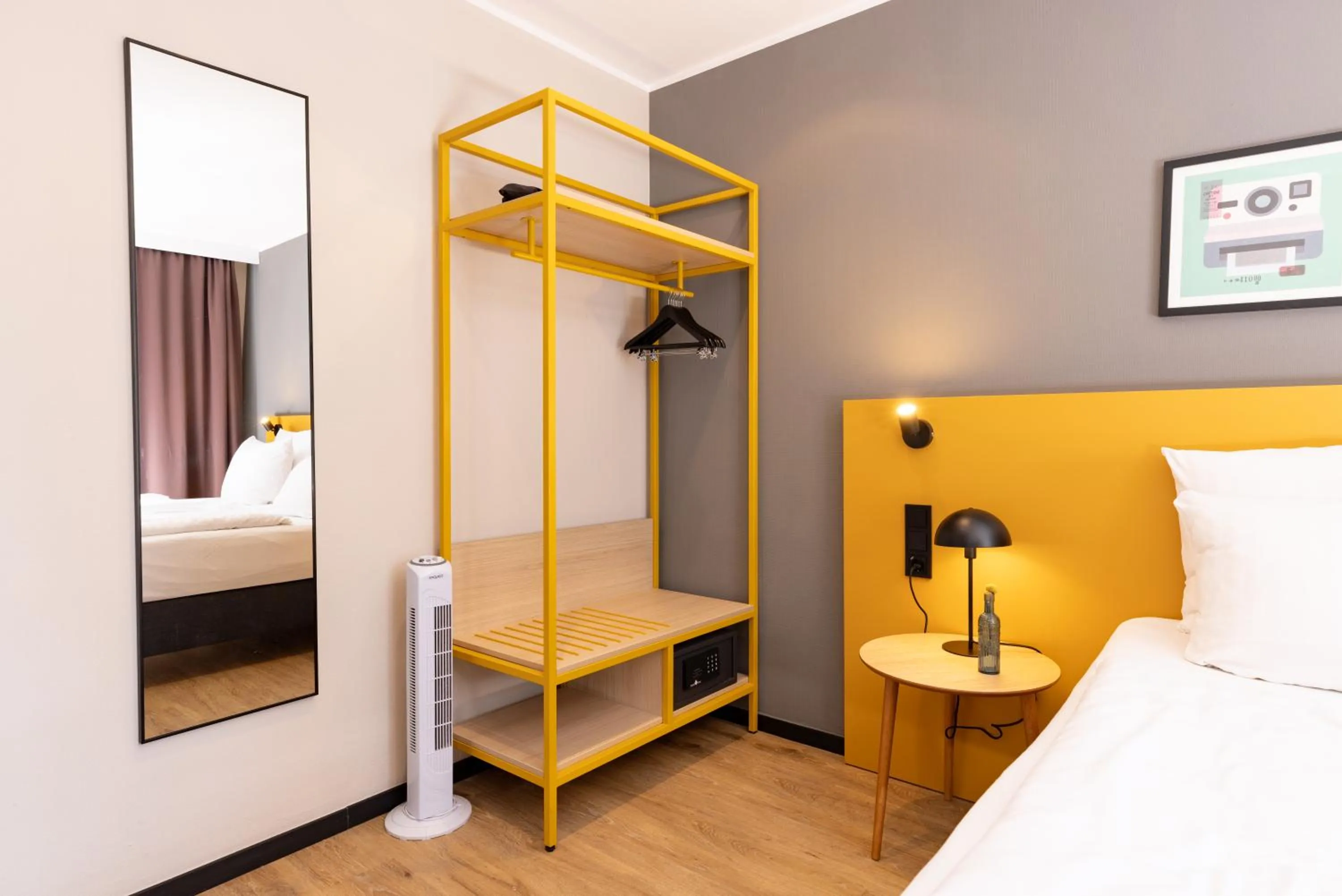 Photo of the whole room, Bed in Garner Hotel Cologne East by IHG