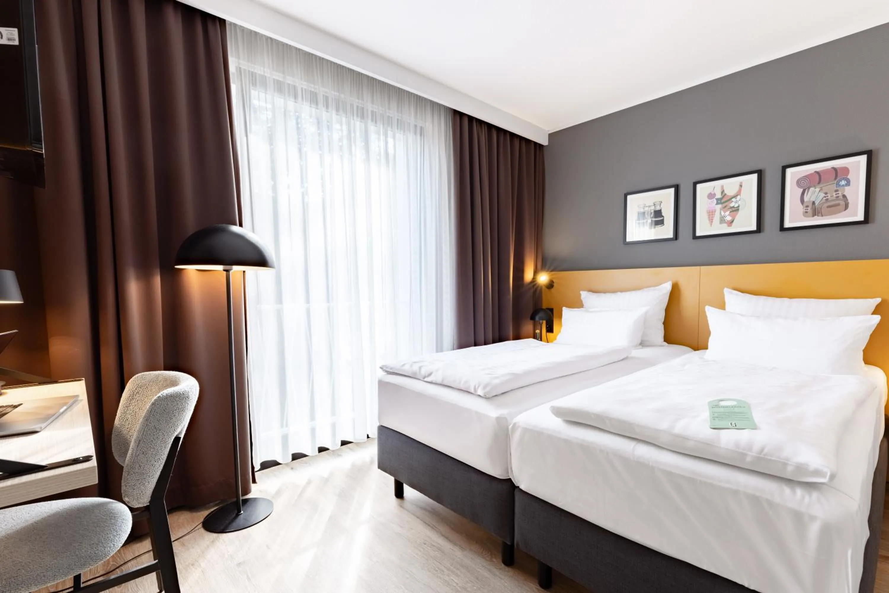 Photo of the whole room, Bed in Garner Hotel Cologne East by IHG