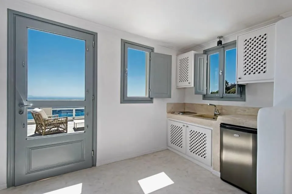 Caldera Cliff Illusion