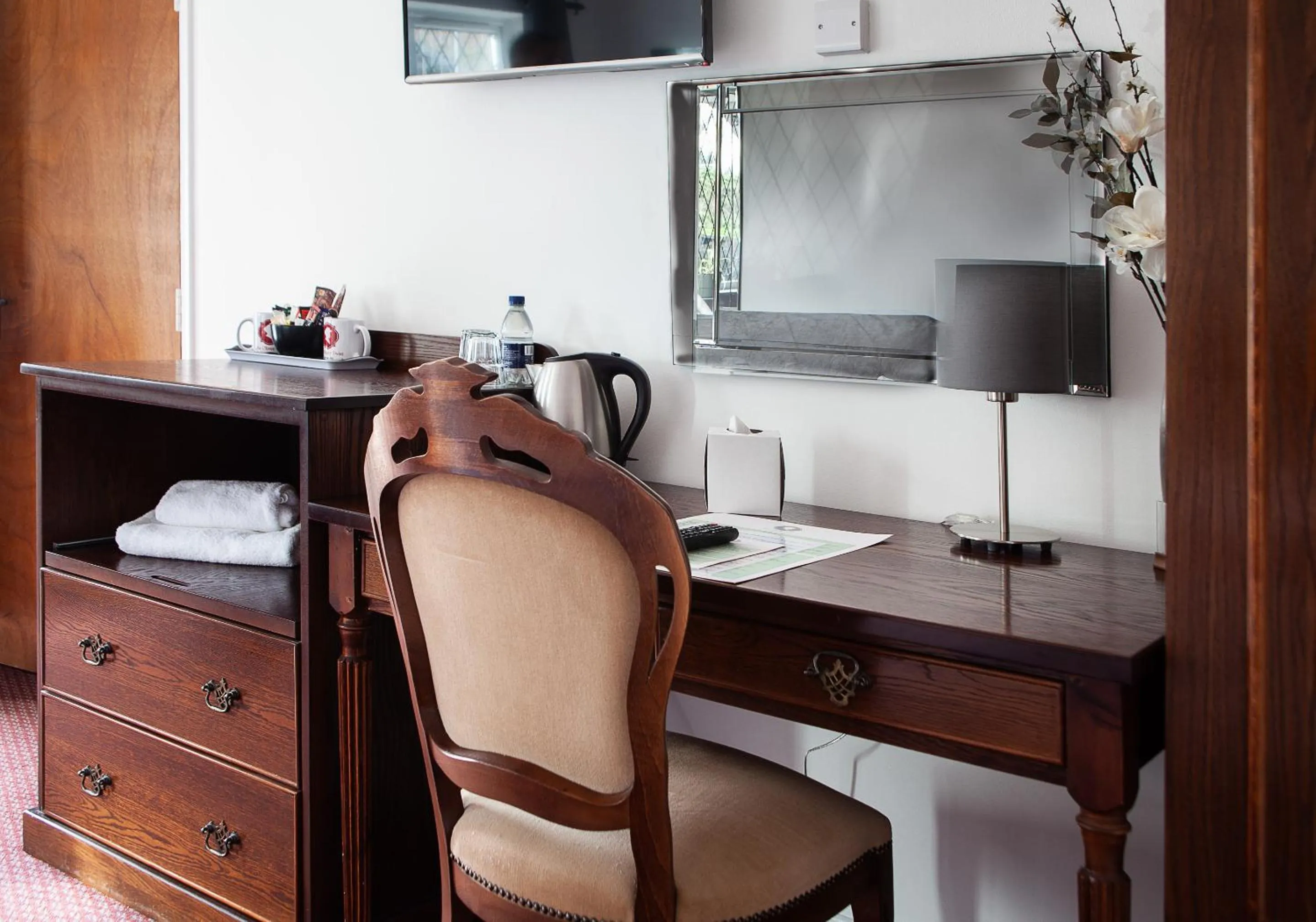 Bedroom in Oliver Twist Country Inn