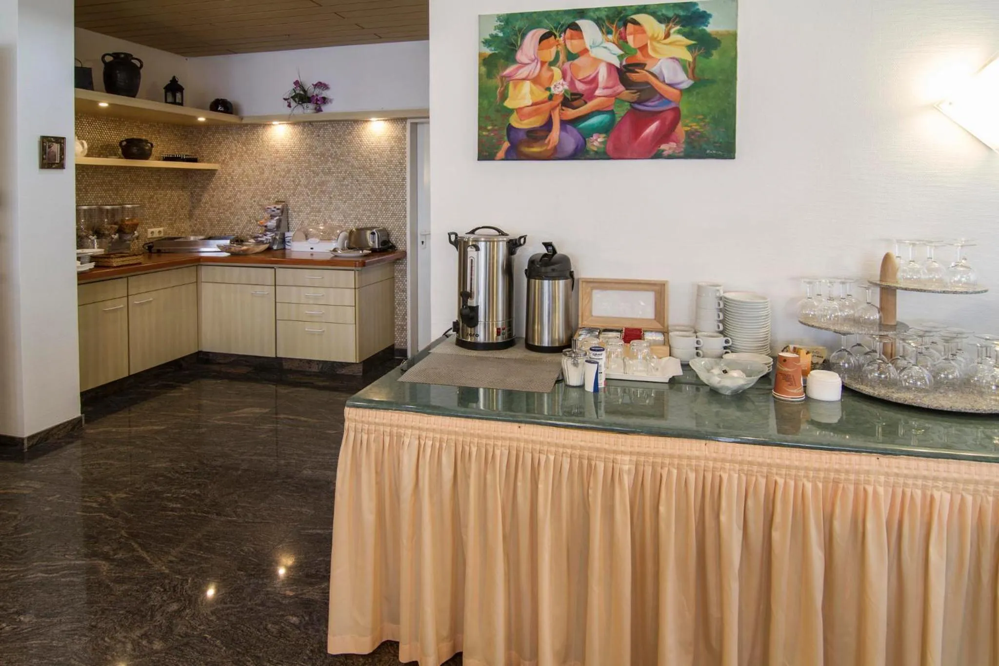 Restaurant/places to eat in Hotel Maurer