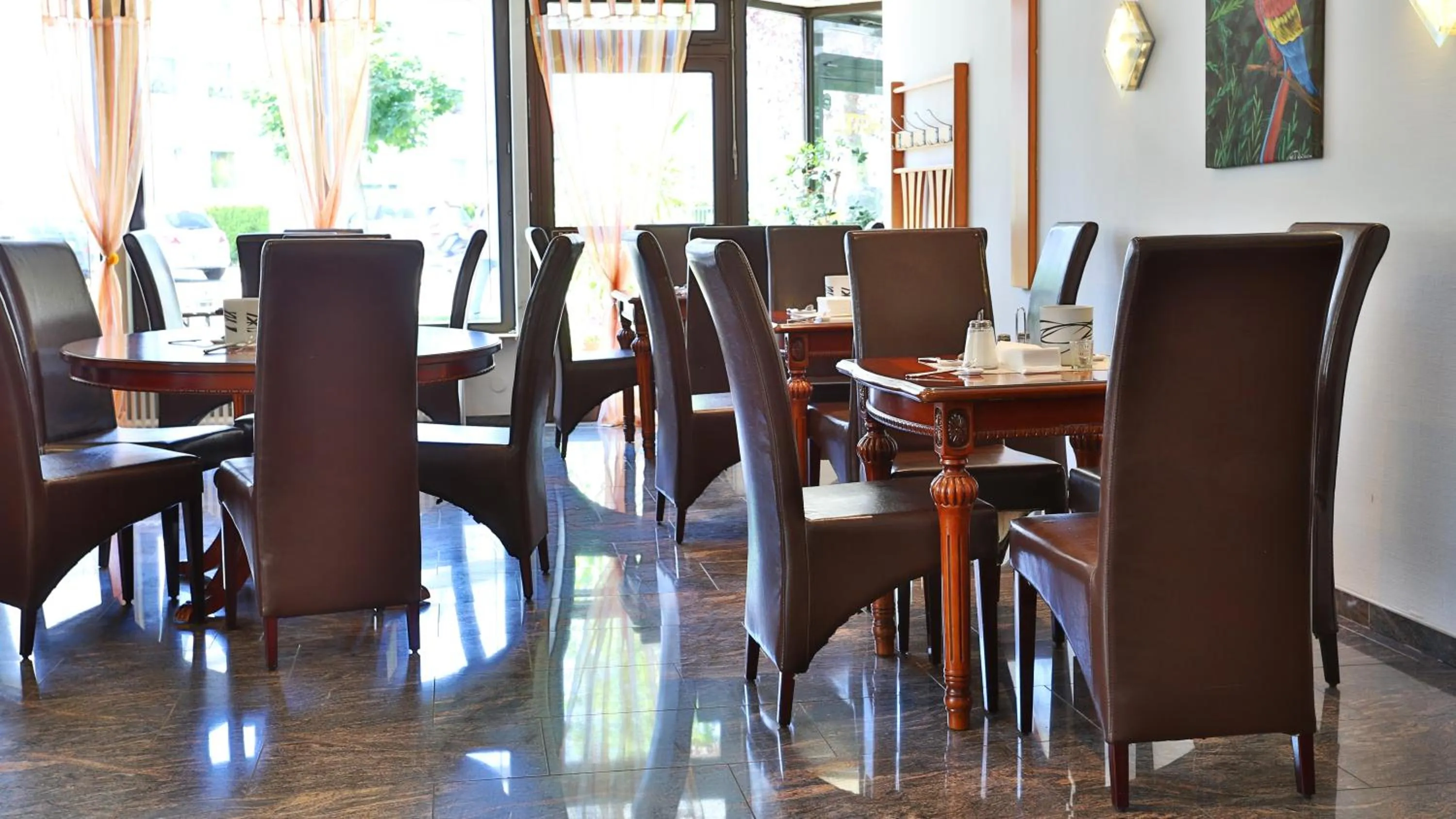 Restaurant/places to eat in Hotel Maurer