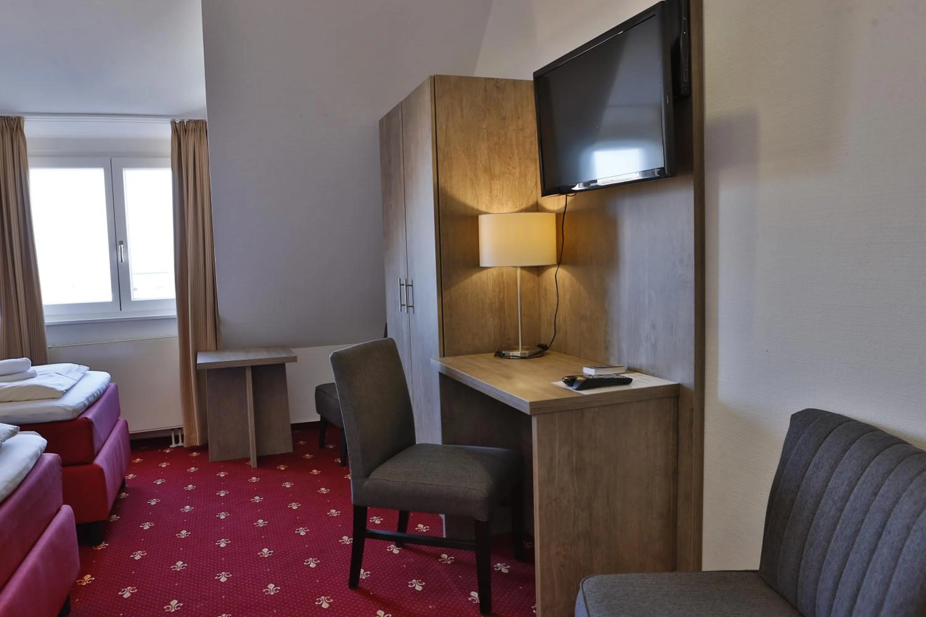 Bedroom, Bed in Hotel Maurer