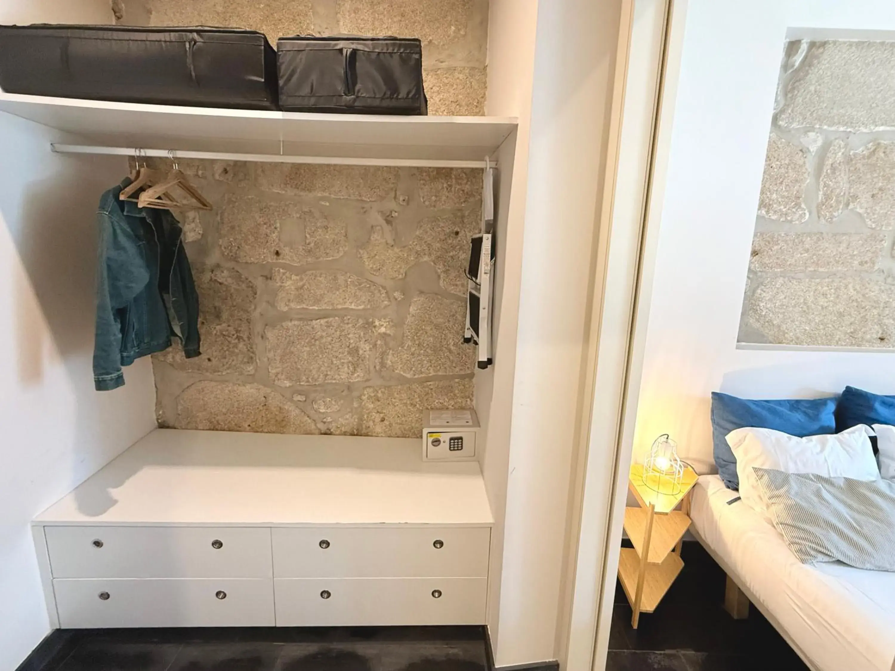 Bed in Ribeira Cinema Apartments Bed in Ribeira Cinema Apartments