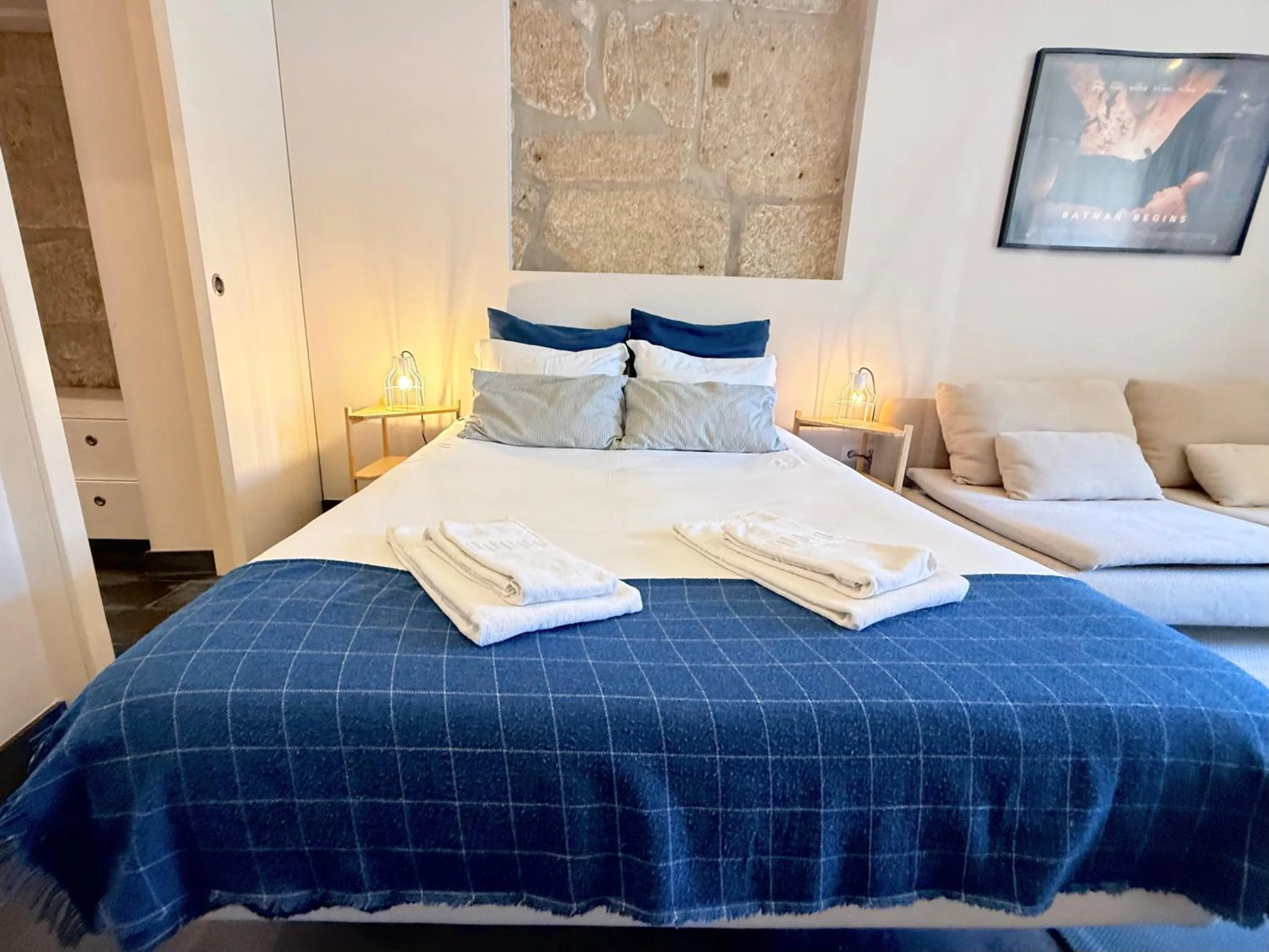 Bed in Ribeira Cinema Apartments