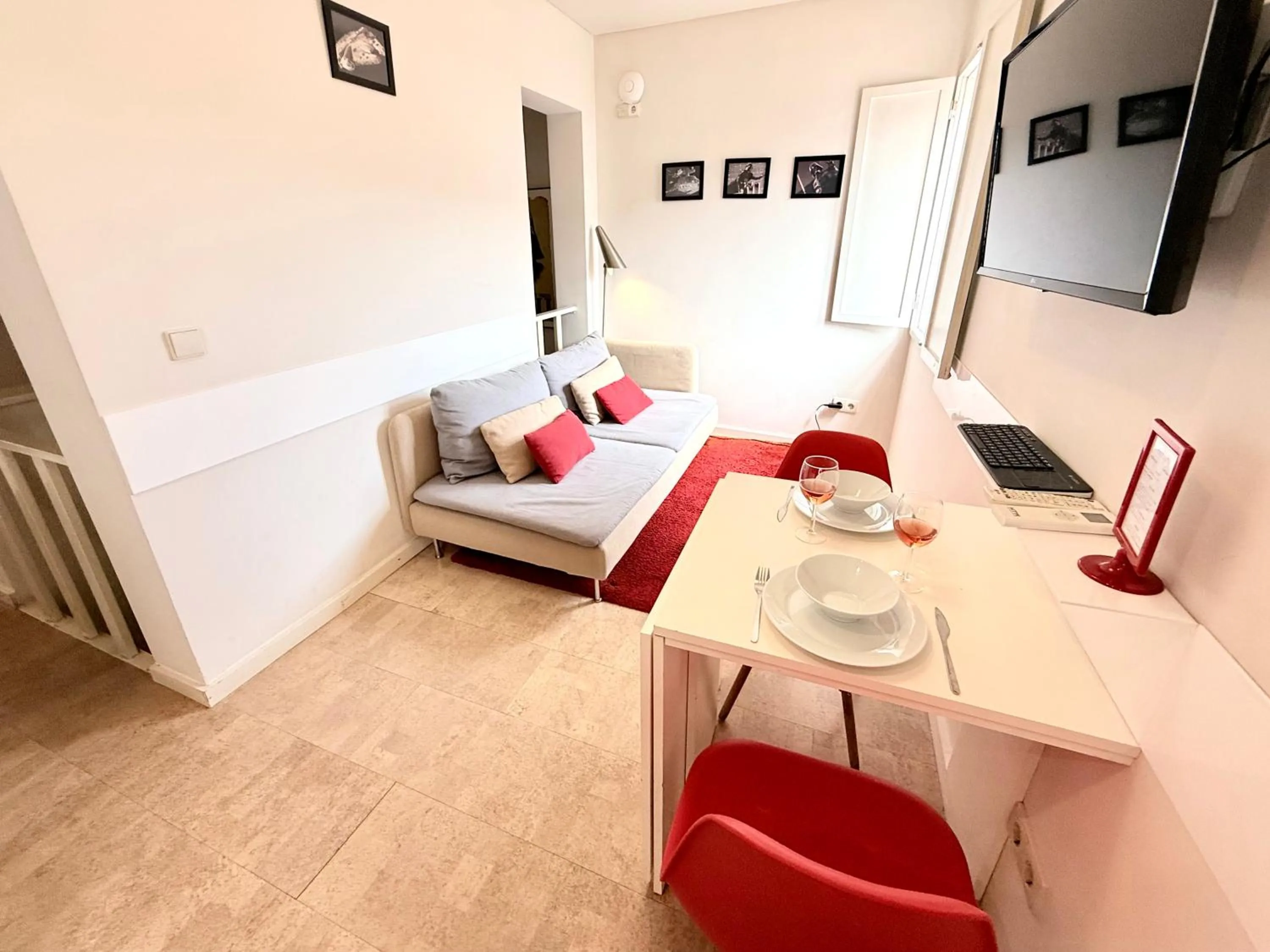 TV and multimedia, Bed in Ribeira Cinema Apartments