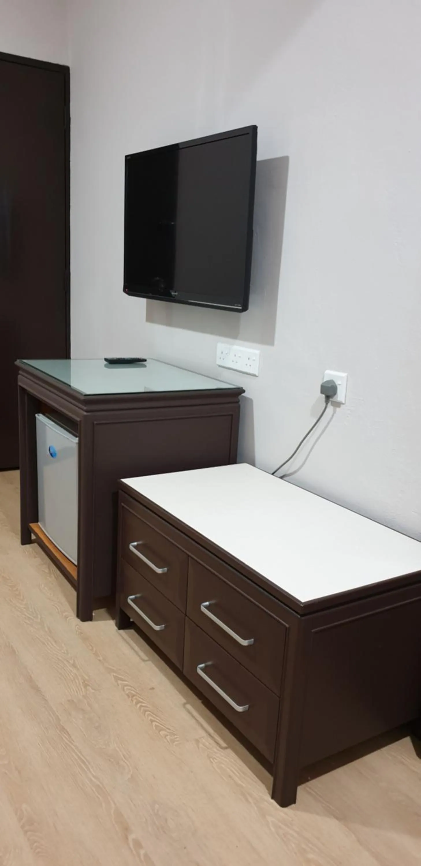 Property building, Bed in Hotel Samila