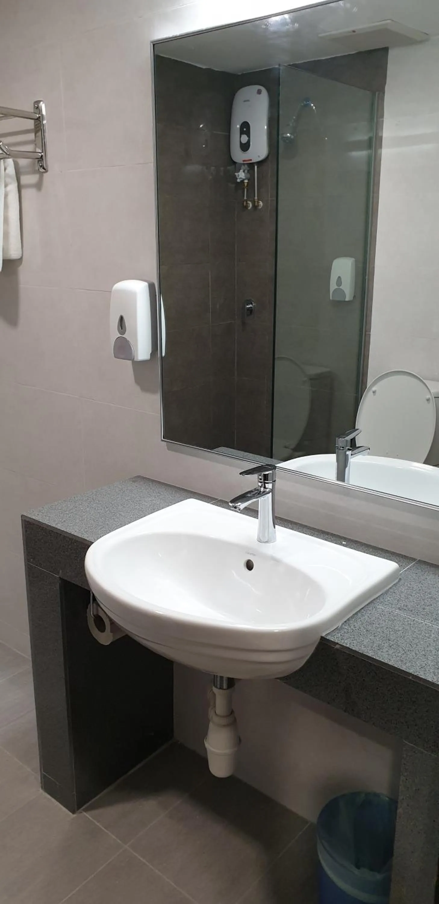 Bathroom in Hotel Samila