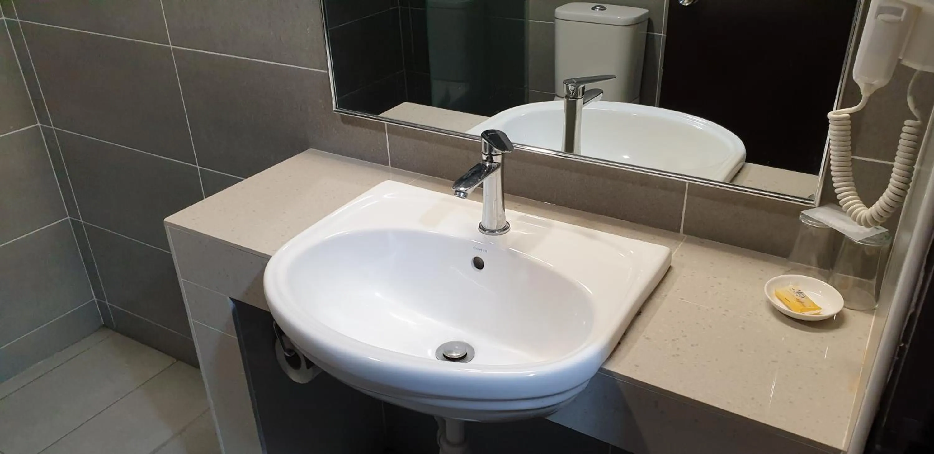 Bathroom in Hotel Samila